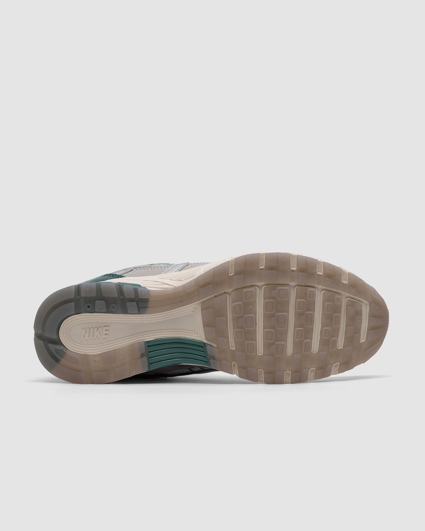Nike P-6000 Light Bone Bicoastal Green