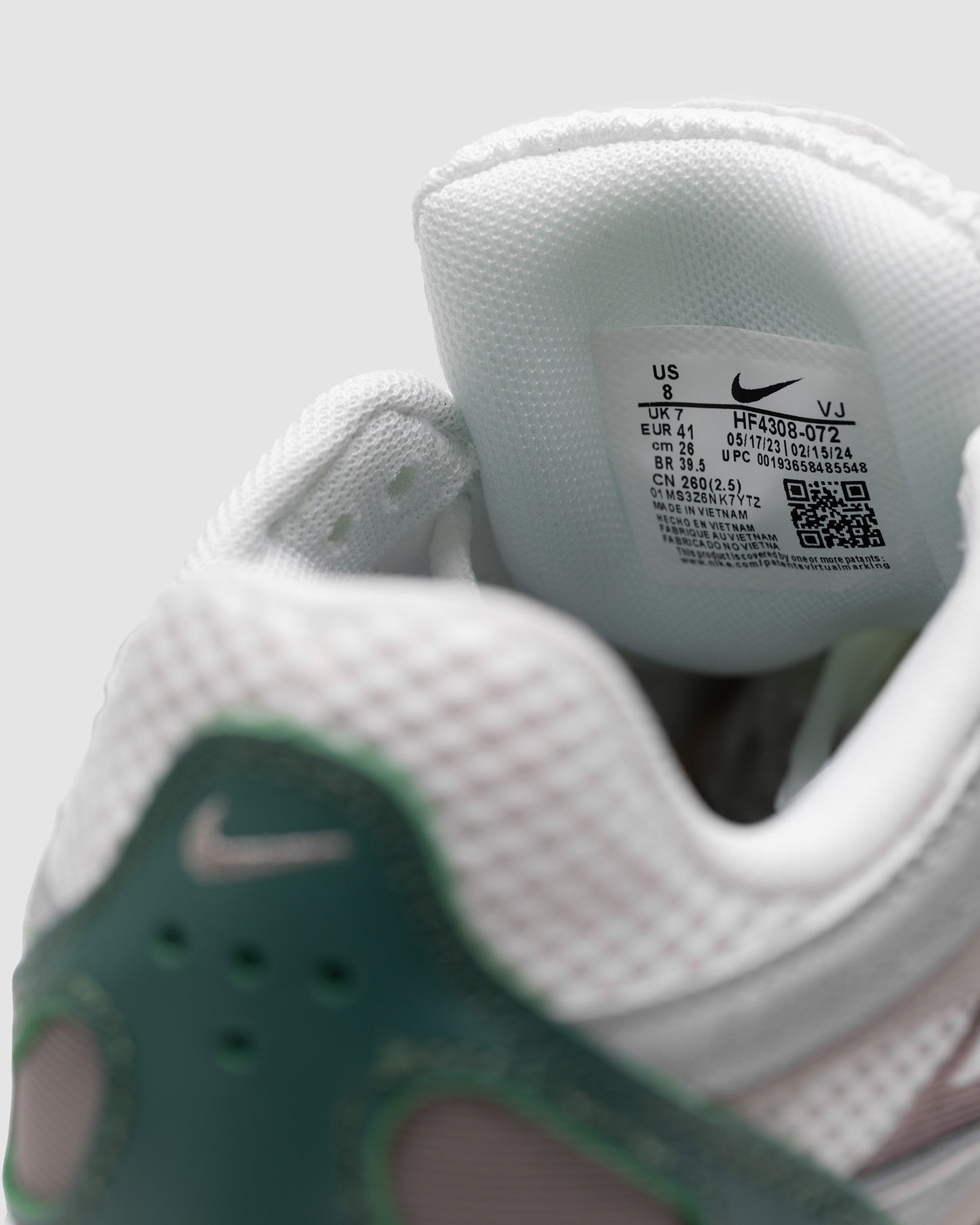 Nike P-6000 Light Bone Bicoastal Green