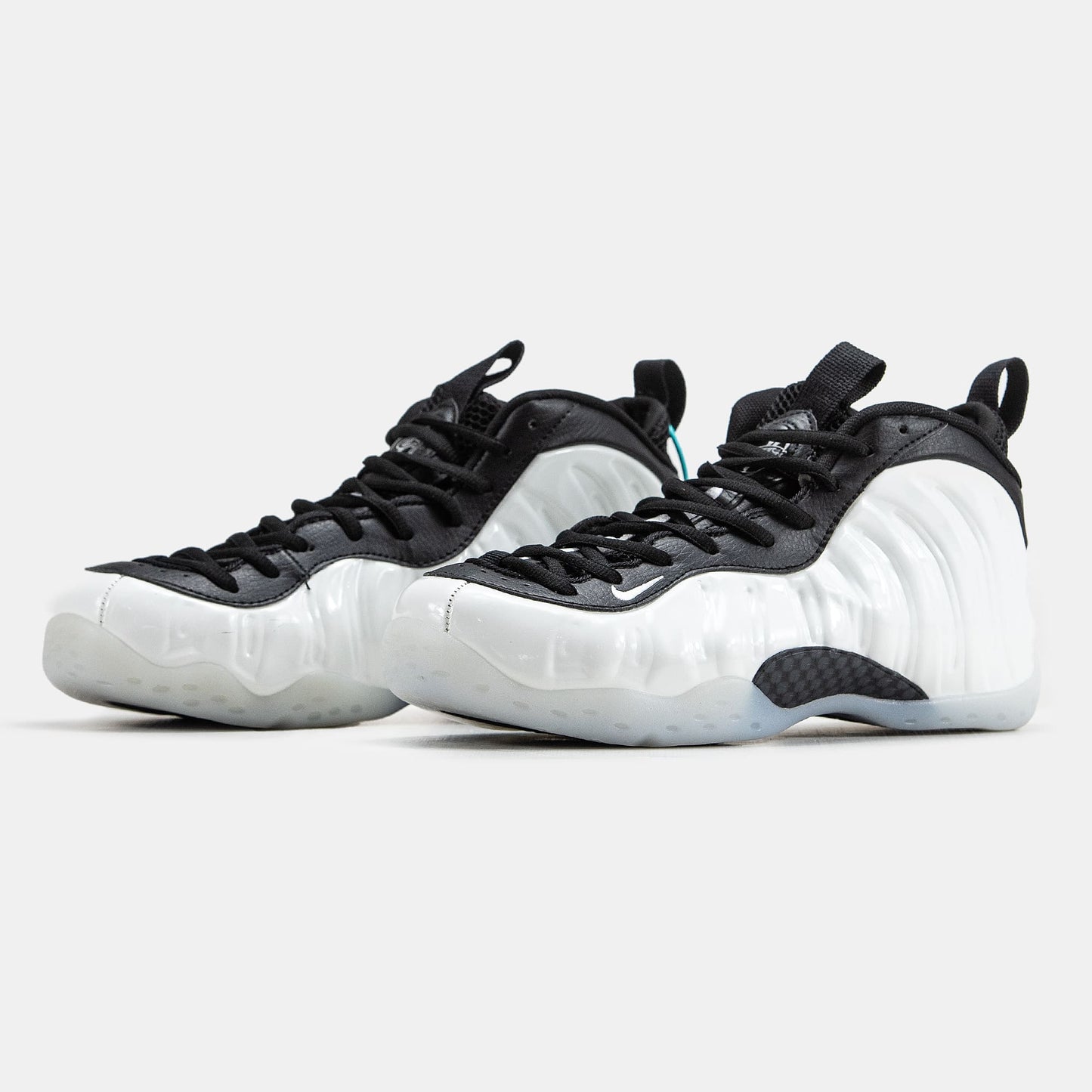 Nike Air Foamposite White Black