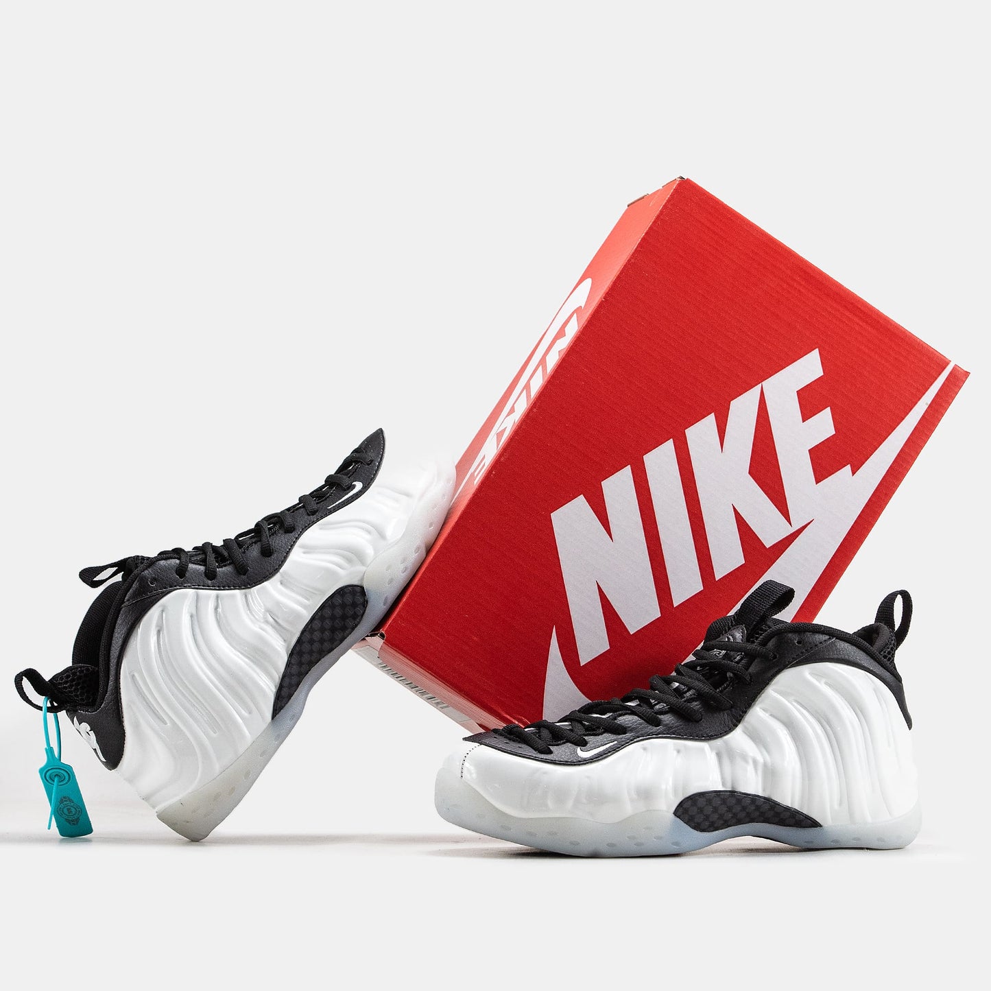 Nike Air Foamposite White Black