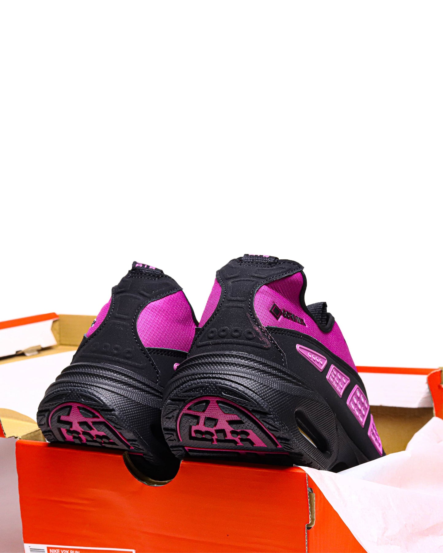 Nike Air Max SNDR Pink Gore-Tex