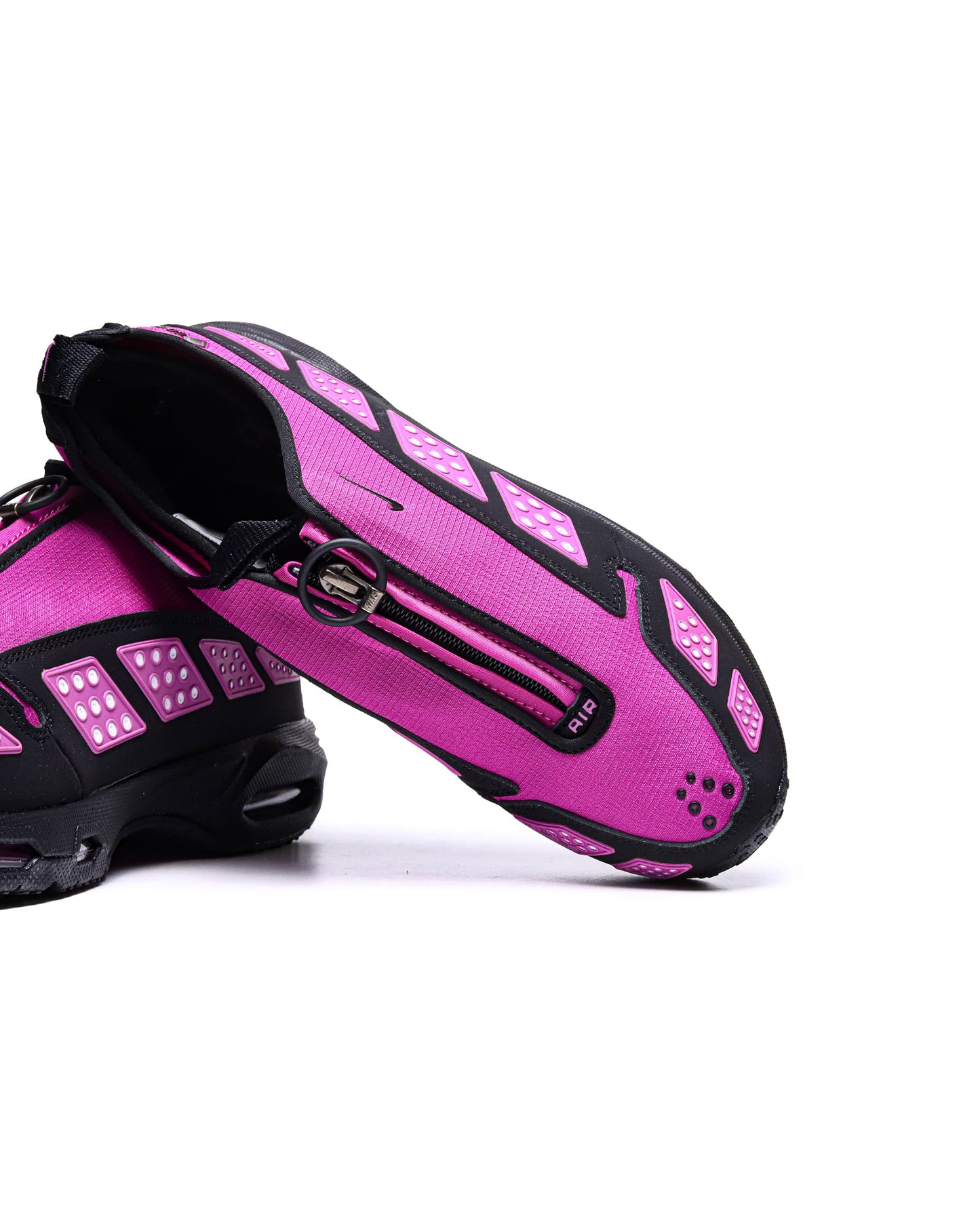 Nike Air Max SNDR Pink Gore-Tex