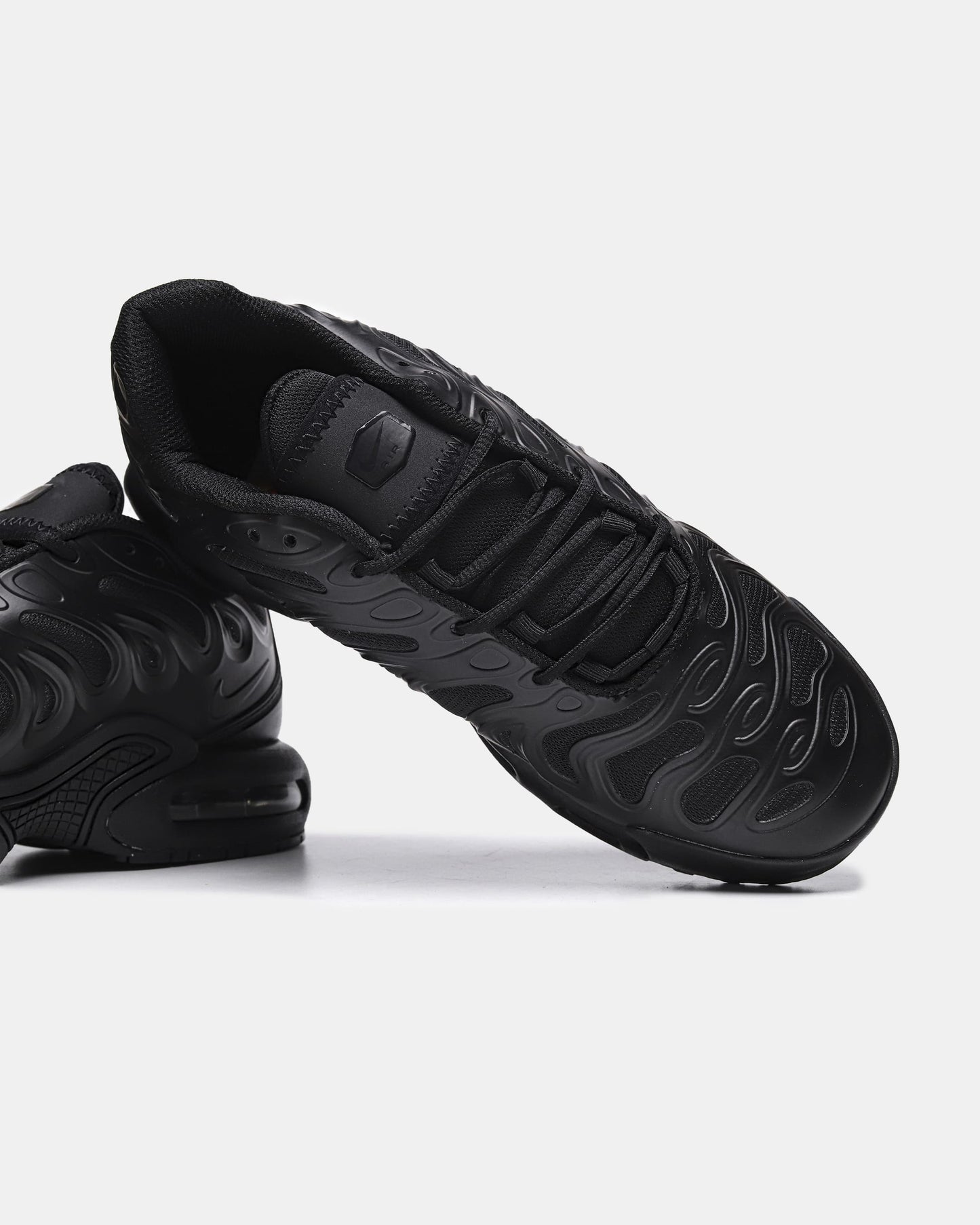 Nike Air Max Plus Drift Triple Black Carbon Fiber