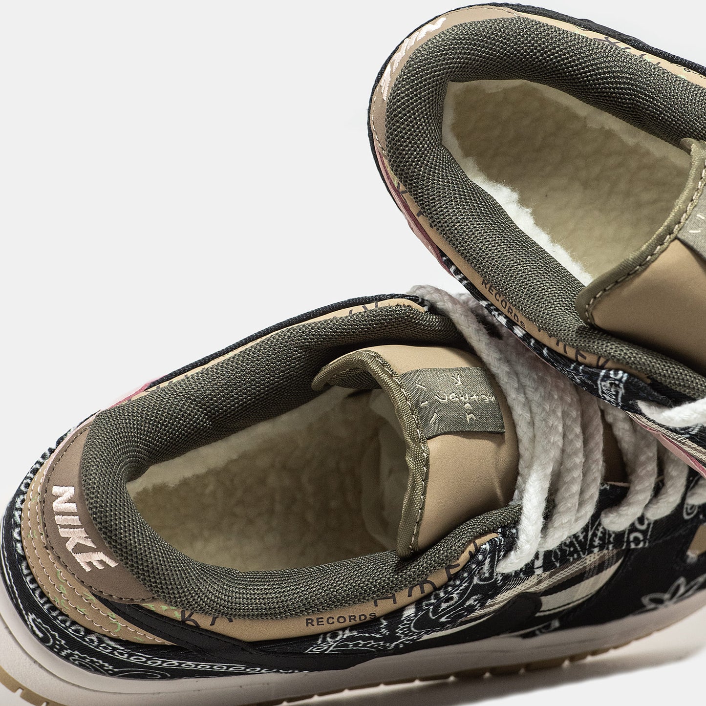 Nike SB Dunk Low x Travis Scott Winter