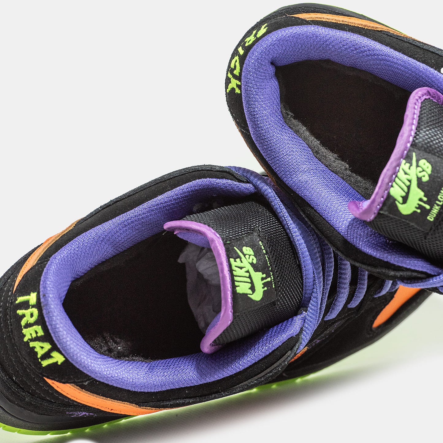 Nike SB Dunk Low Night of Mischief Halloween Winter