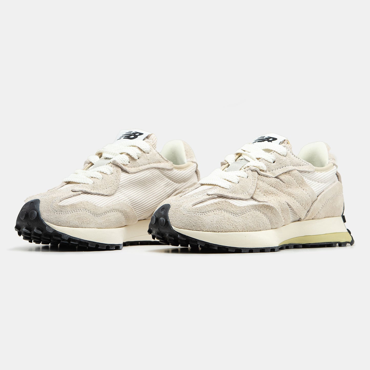 New Balance 327 Beige