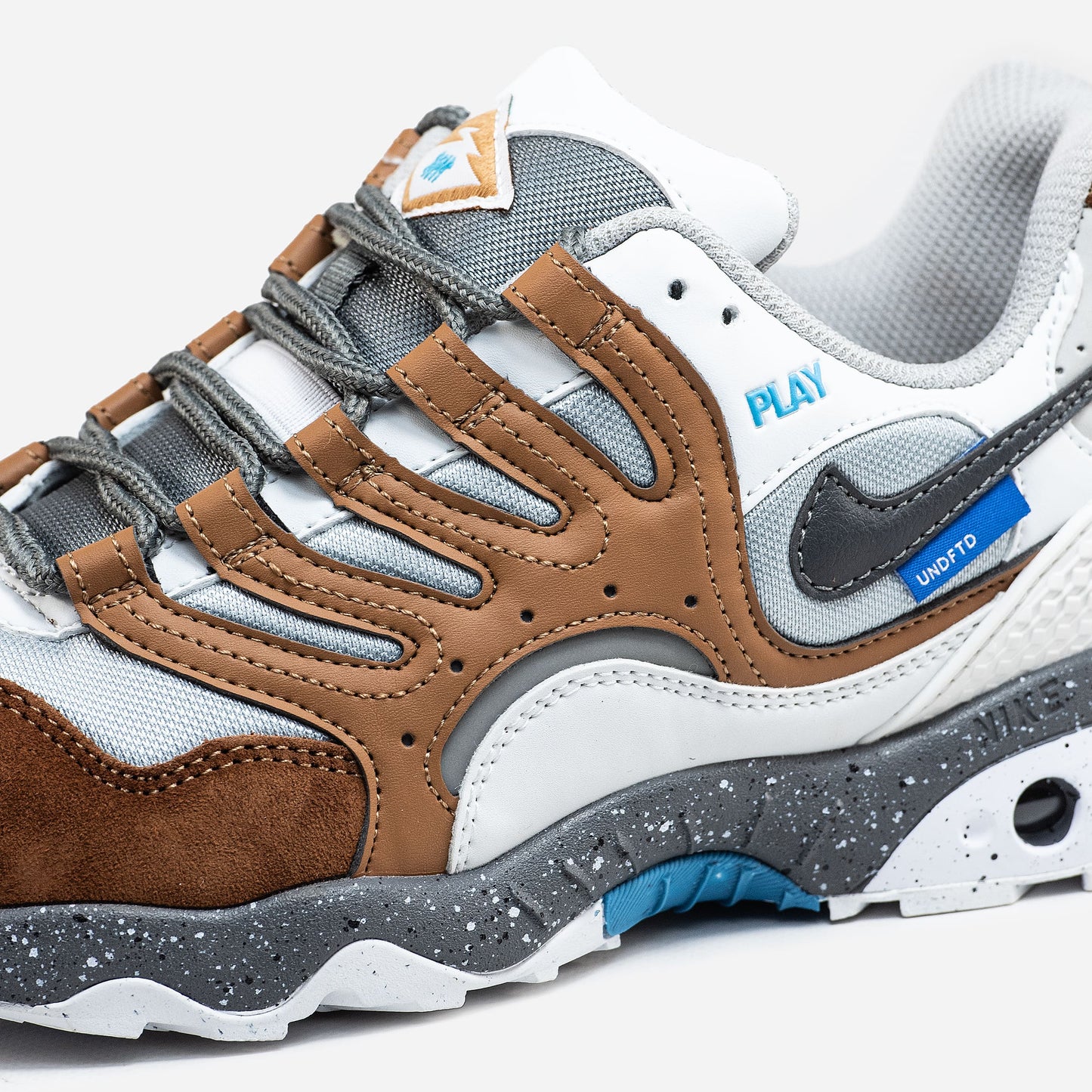 Nike Air Terra Humara x Undefeated