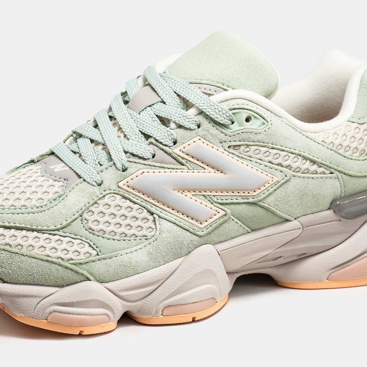 New Balance 9060 Beige Green