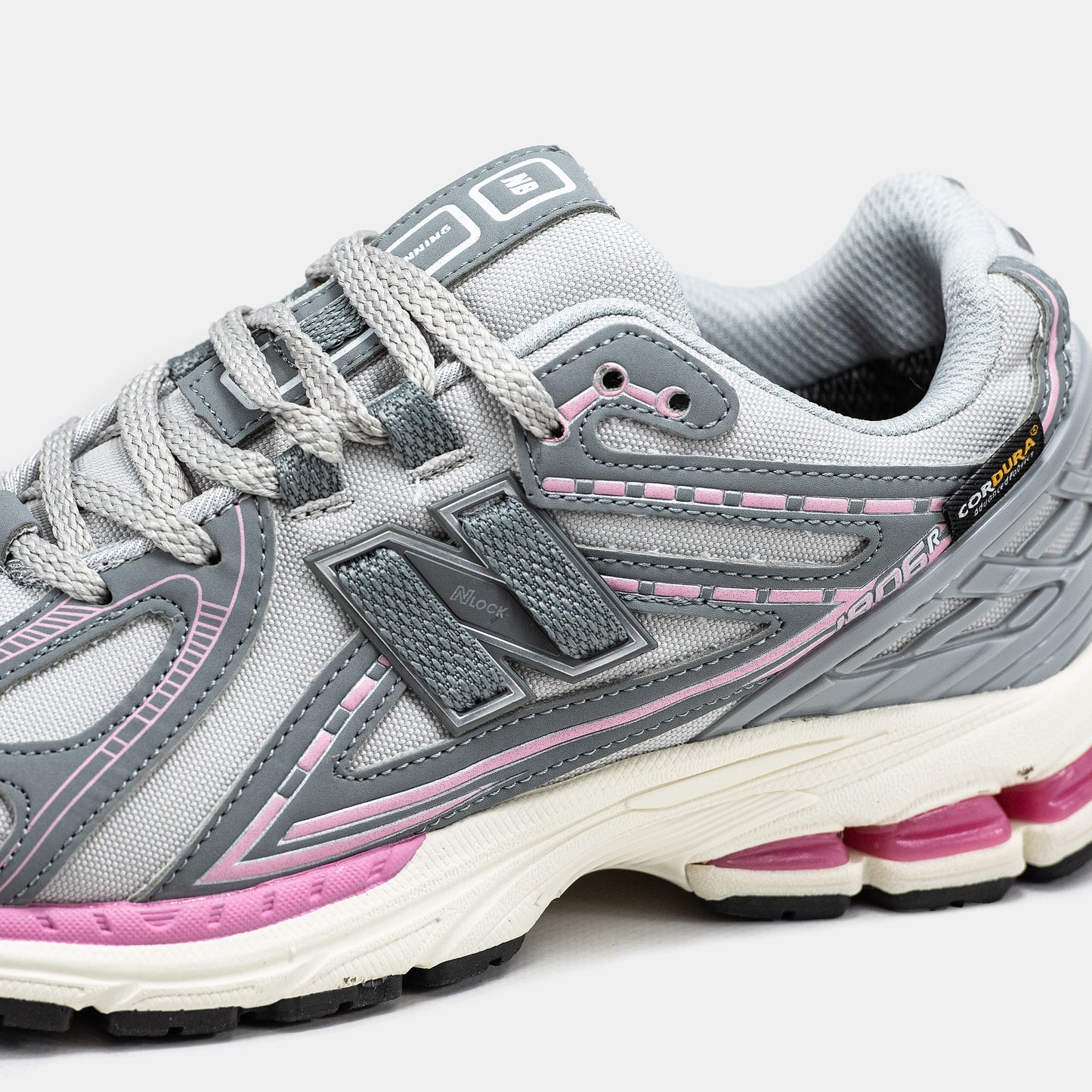 New Balance 1906R Cordura Grey Pink