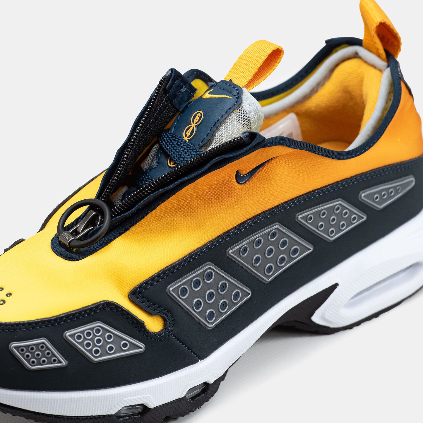 Nike Air Max SNDR Gore-Tex Orange Black / Canyon Gold Deep Ocean