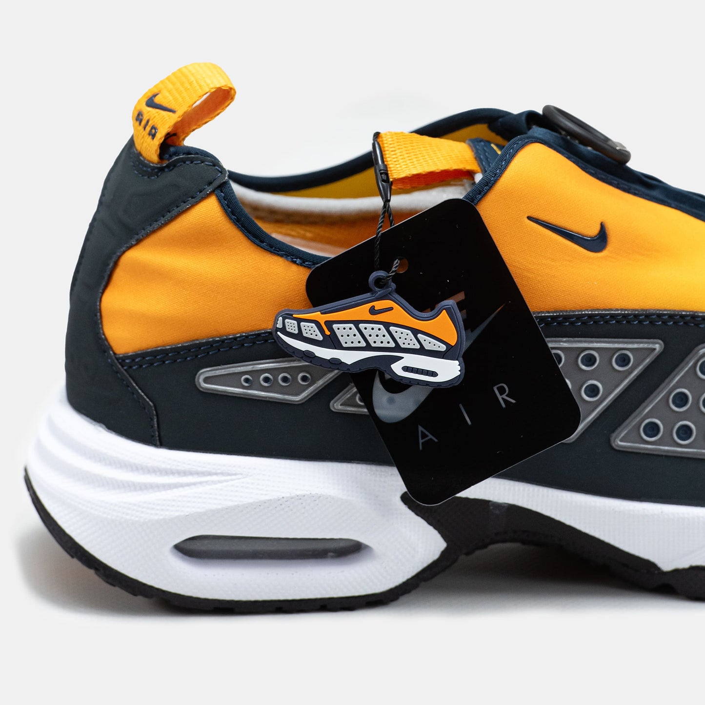 Nike Air Max SNDR Gore-Tex Orange Black / Canyon Gold Deep Ocean