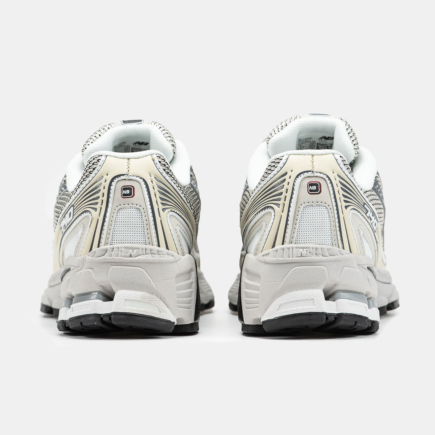 New Balance 740 Cream