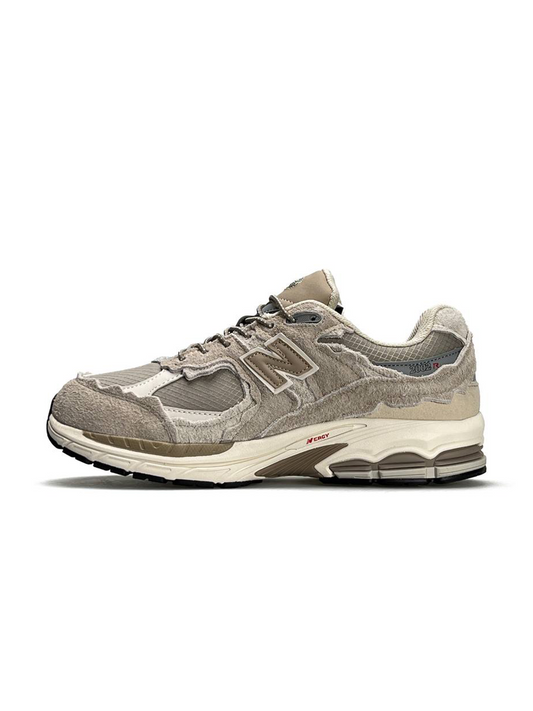 New Balance 2002R Gore-Tex Beige Brown