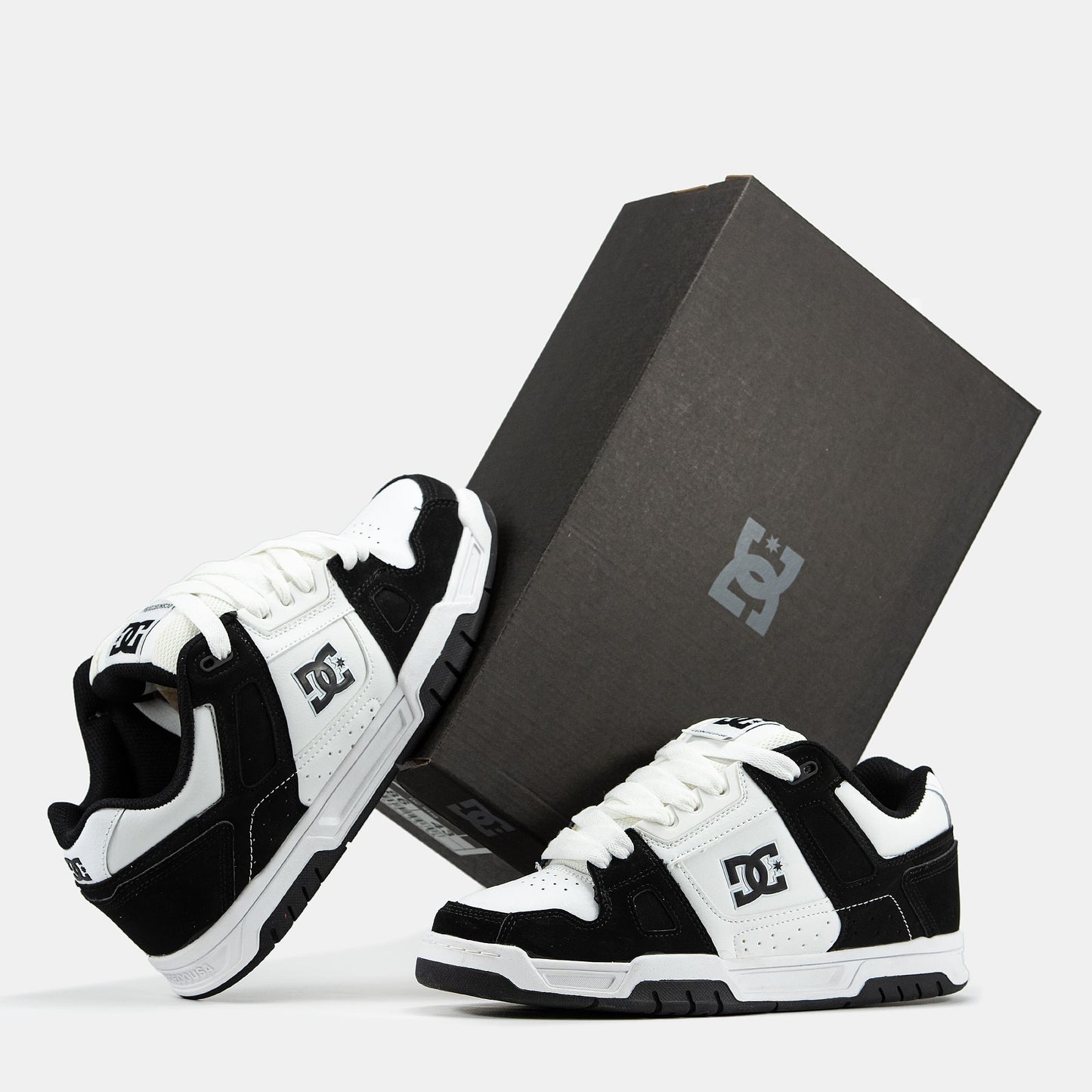 DC Stag White Black