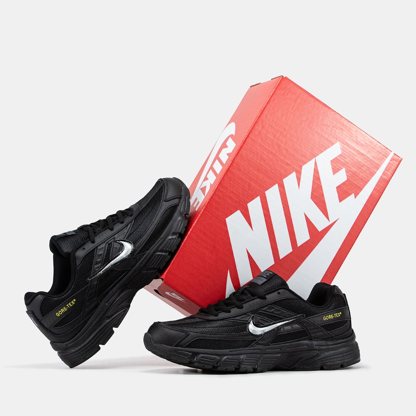 Nike Initiator Black White Logo Gore-Tex