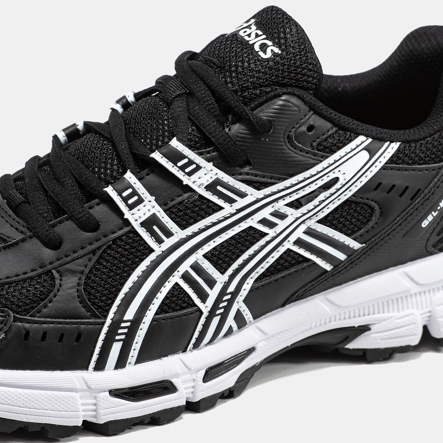 Asics Gel-Kahana 8 SP Black White