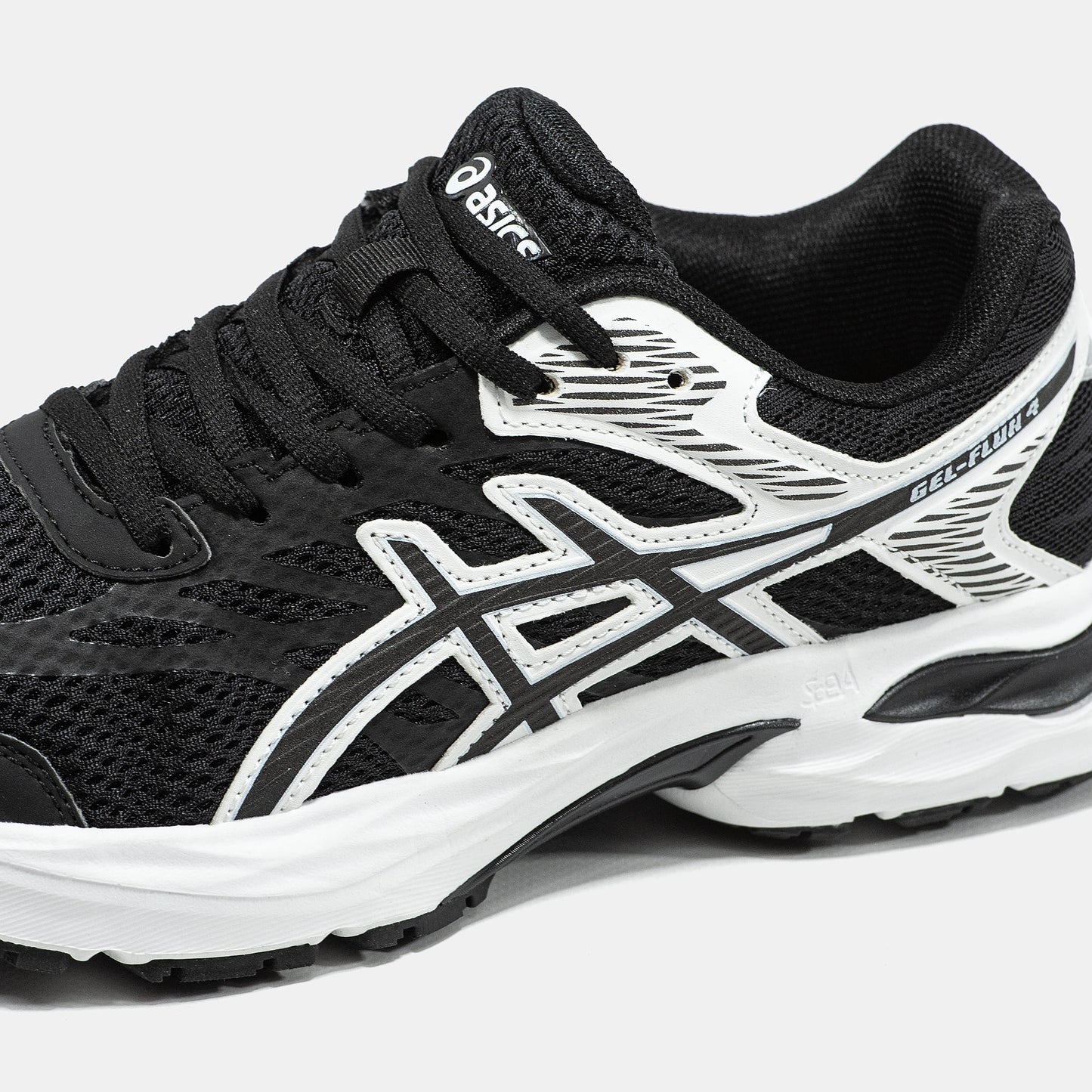 Asics Gel-Flux 4 Black White