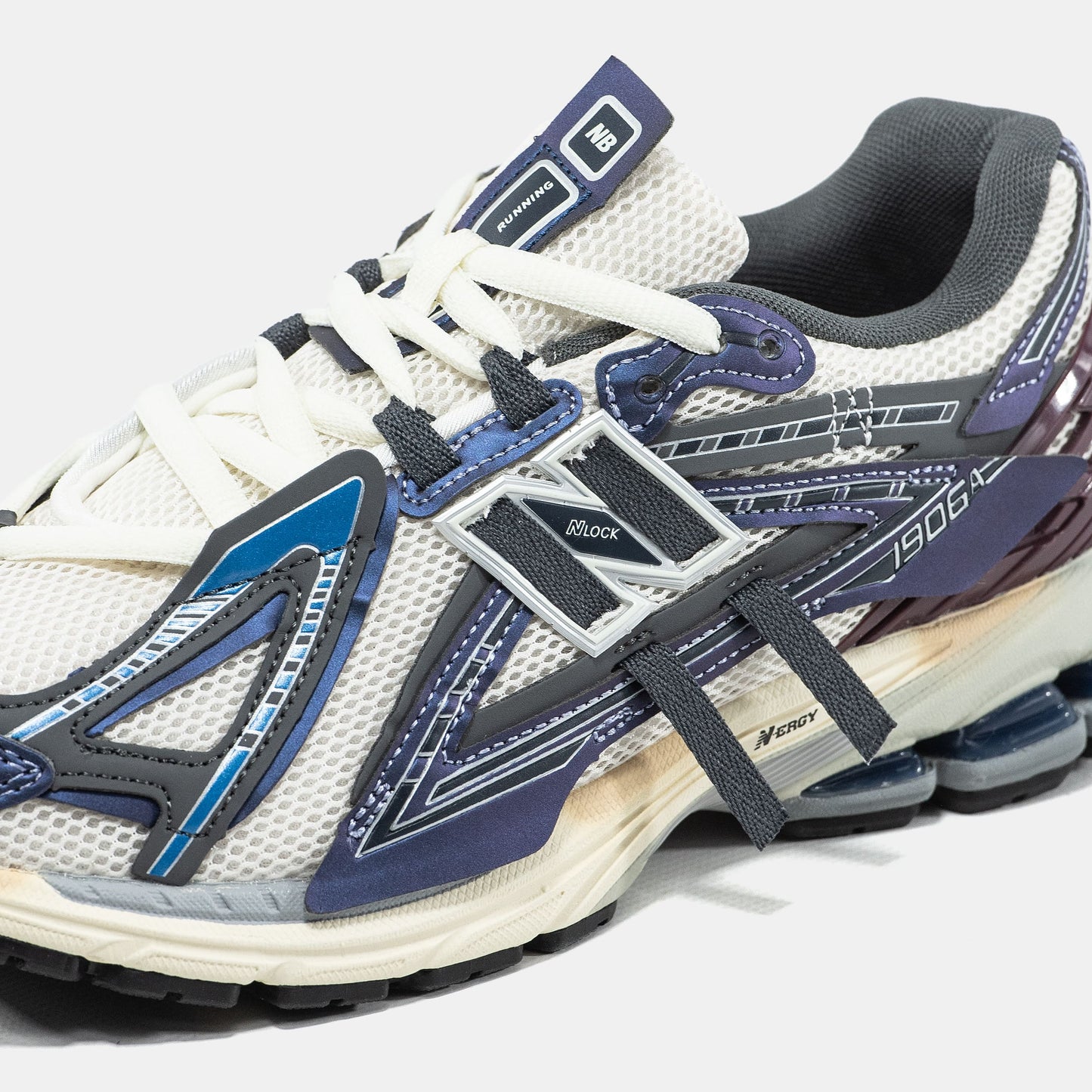 New Balance 1906A Beige Violet