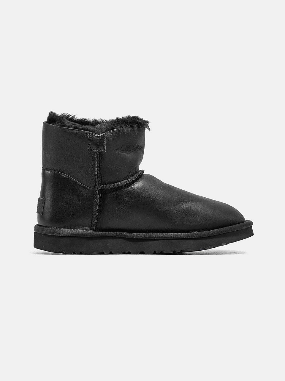 UGG Classic Mini Bailey Button Black