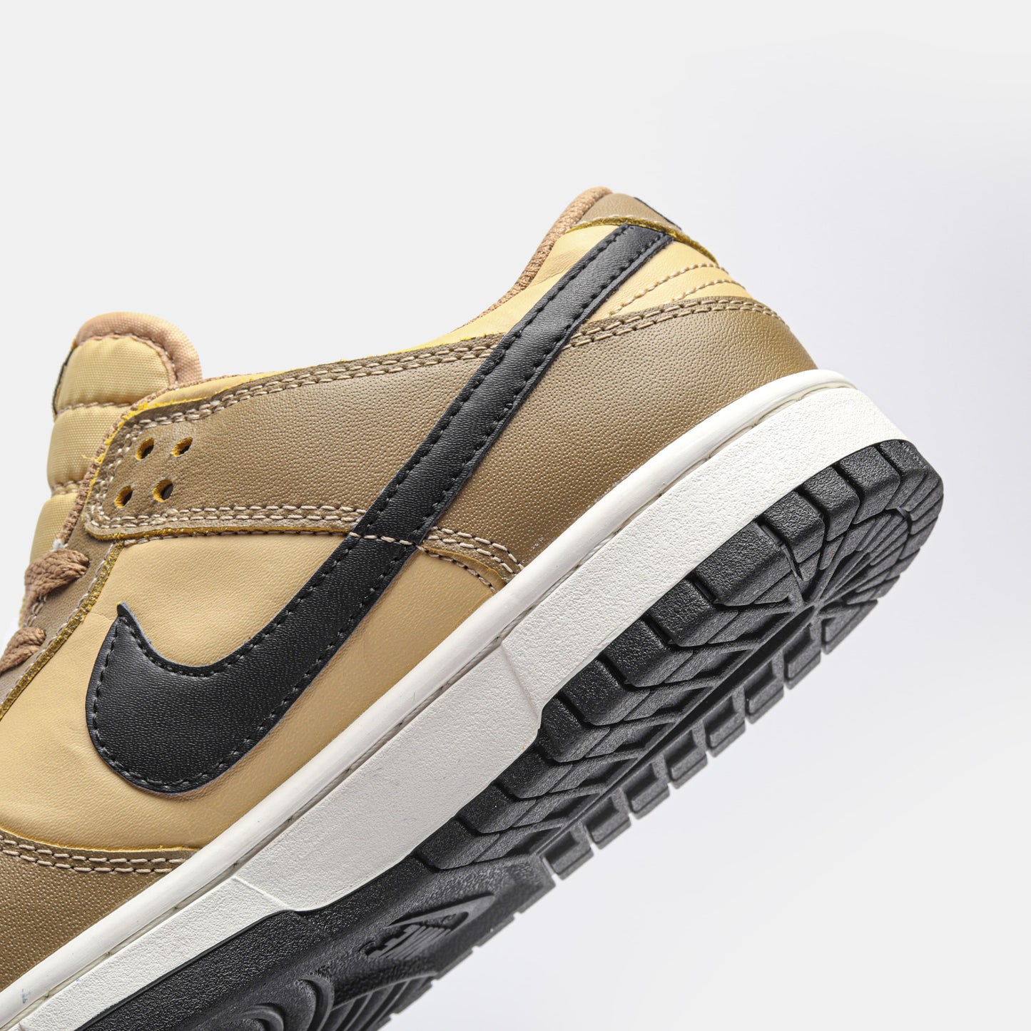 Nike SB Dunk Low Dark Driftwood