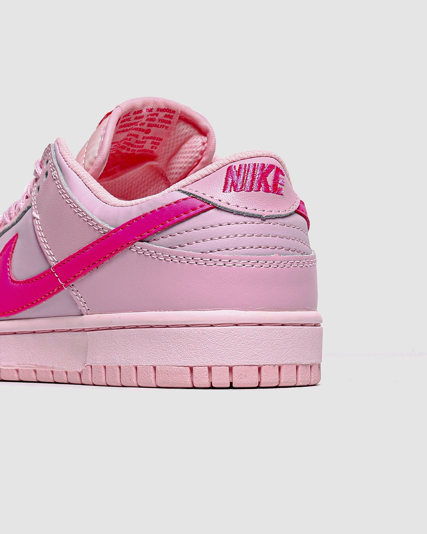 Nike SB Dunk Low GS Triple Pink