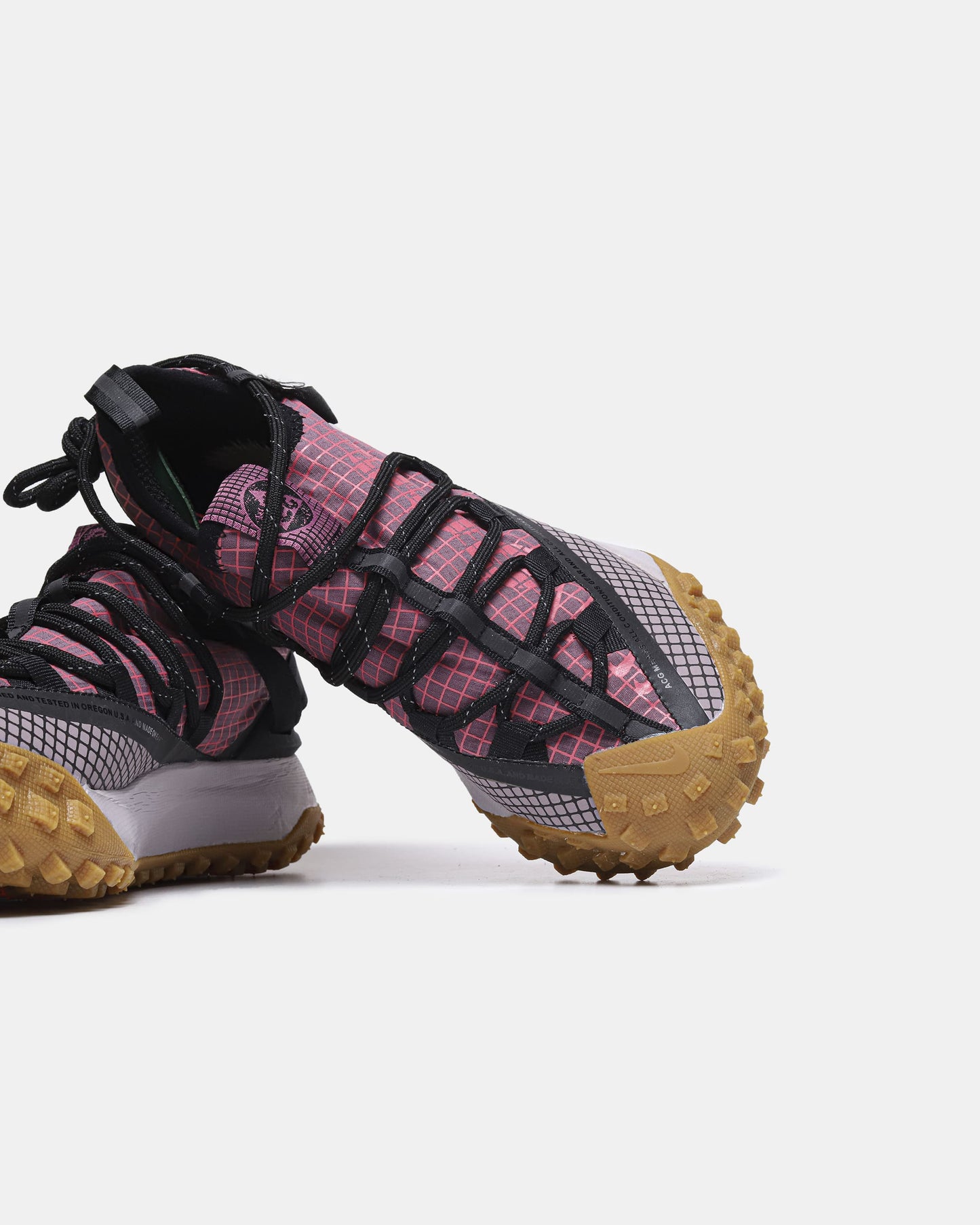 Nike ACG Mountain Fly Low Flash Crimson