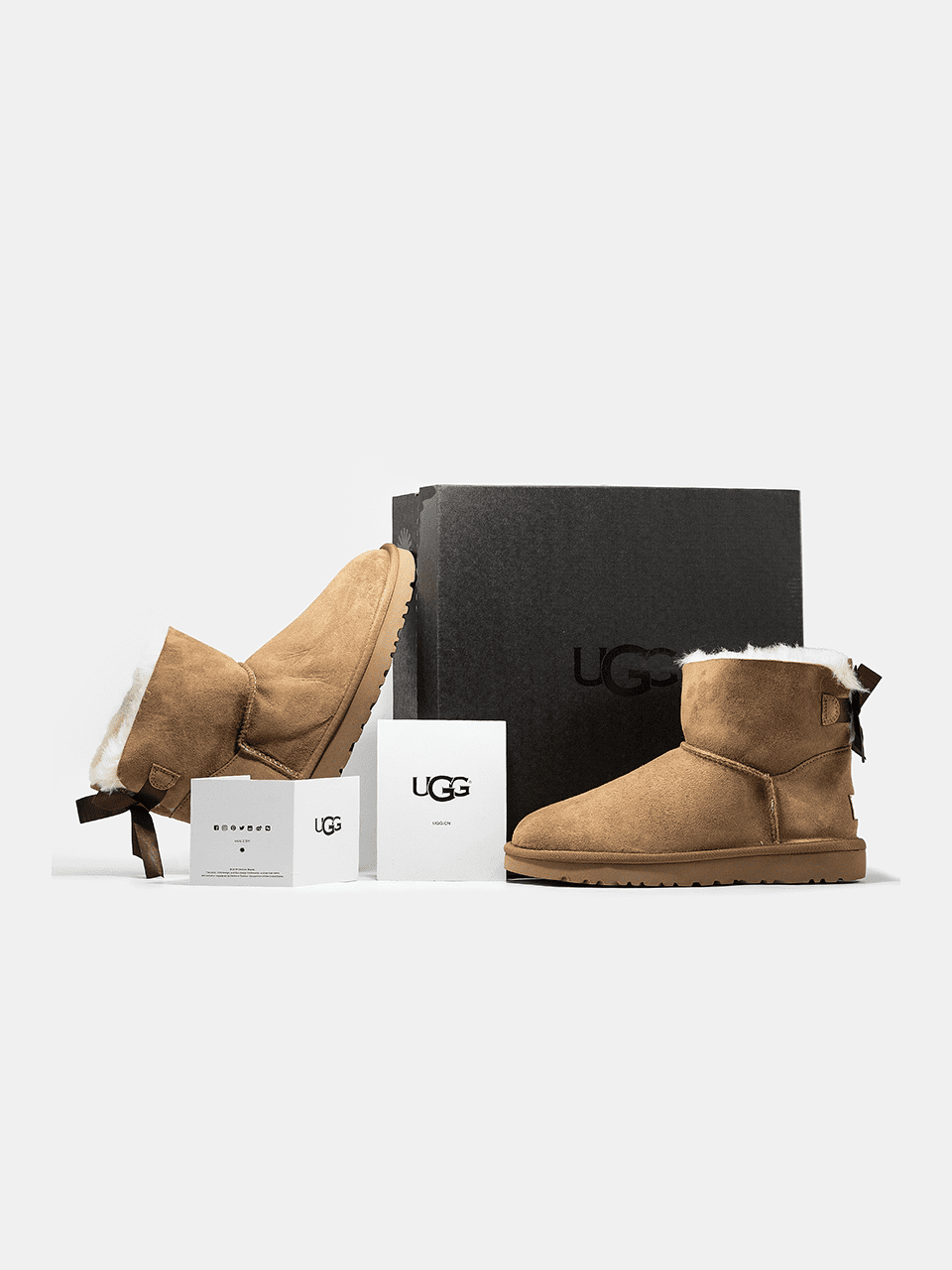 UGG Classic Mini Bailey Bow Beige