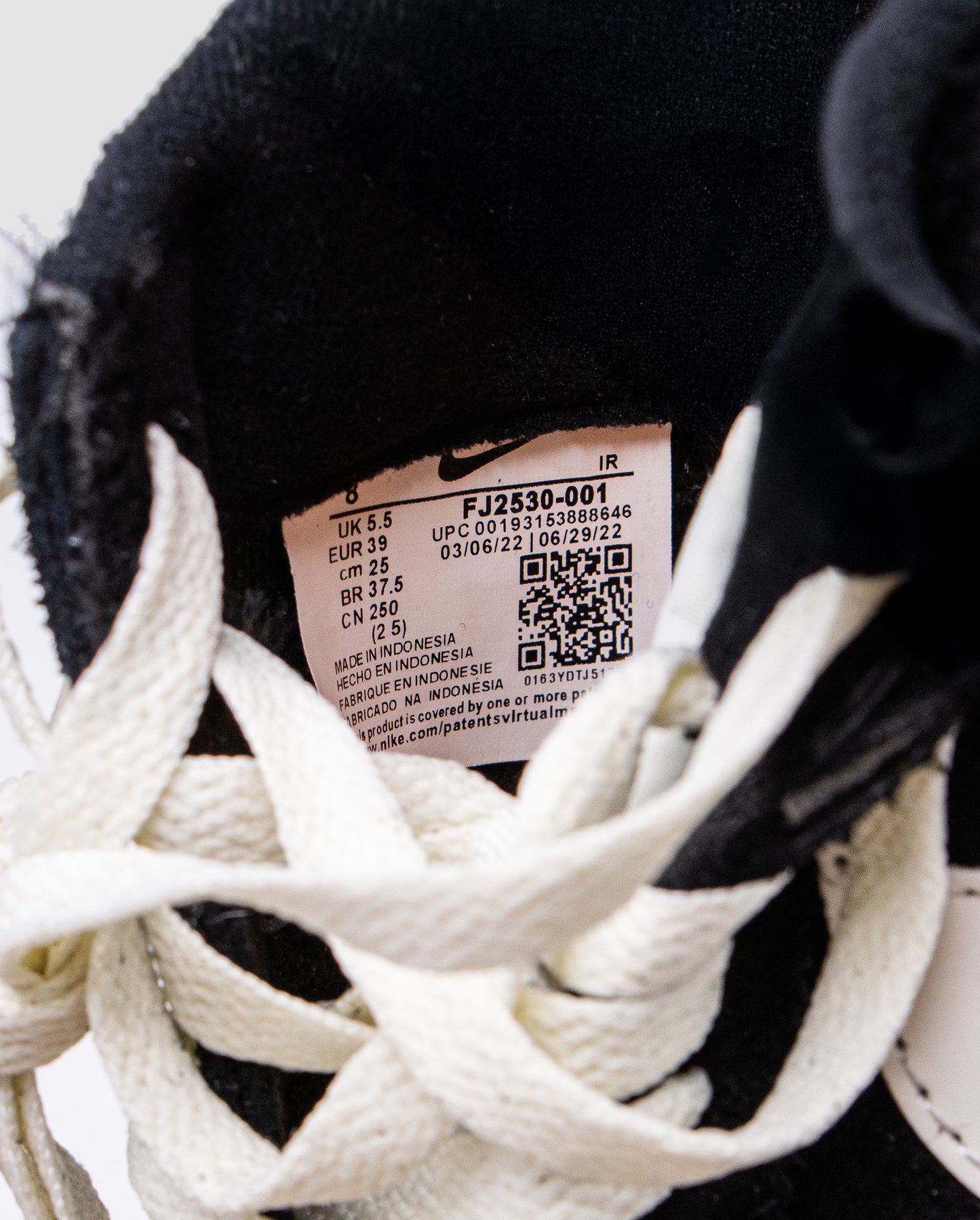 Nike Cortez Black White