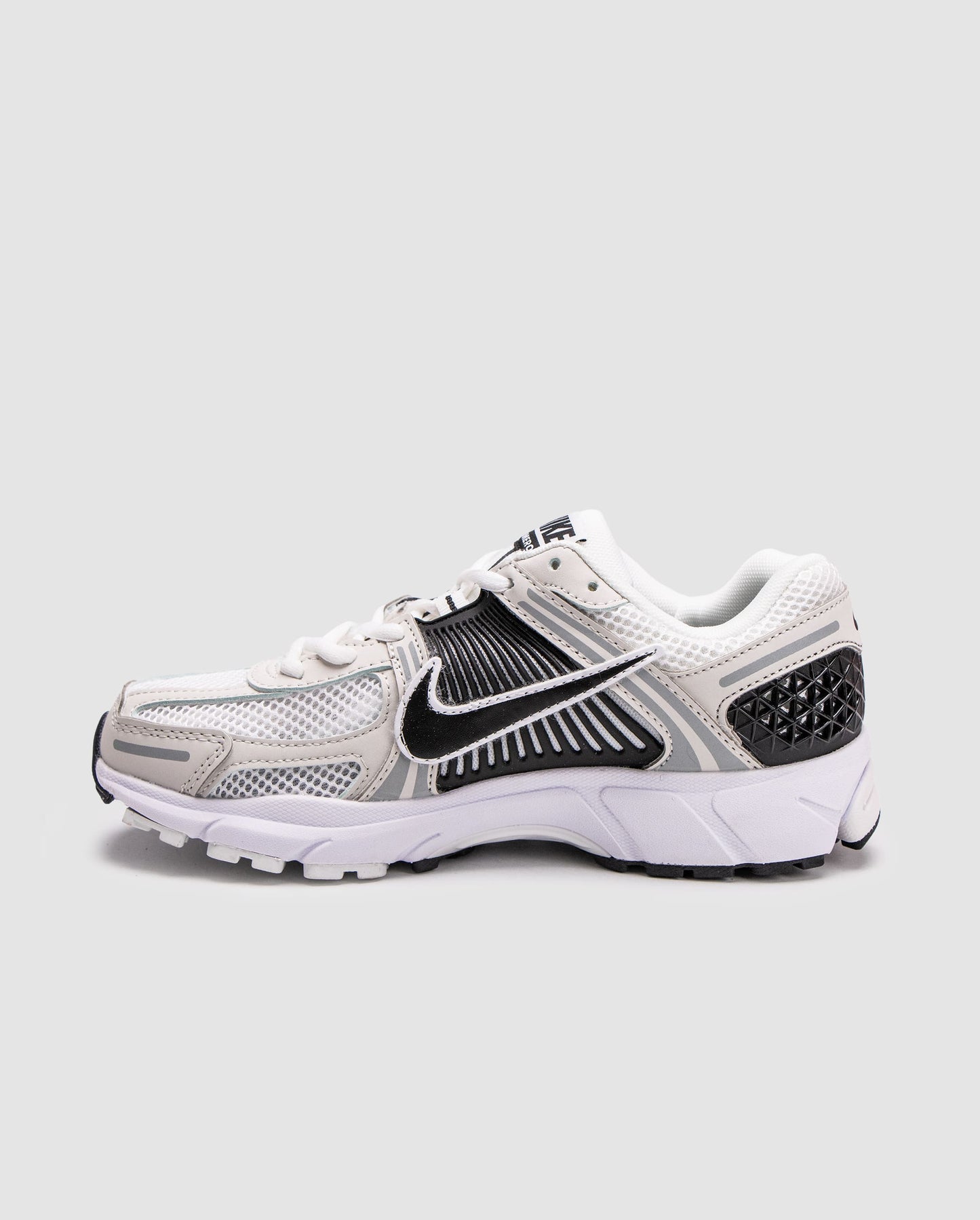 Nike Zoom Vomero 5 White Black Platinum Tint Metalic
