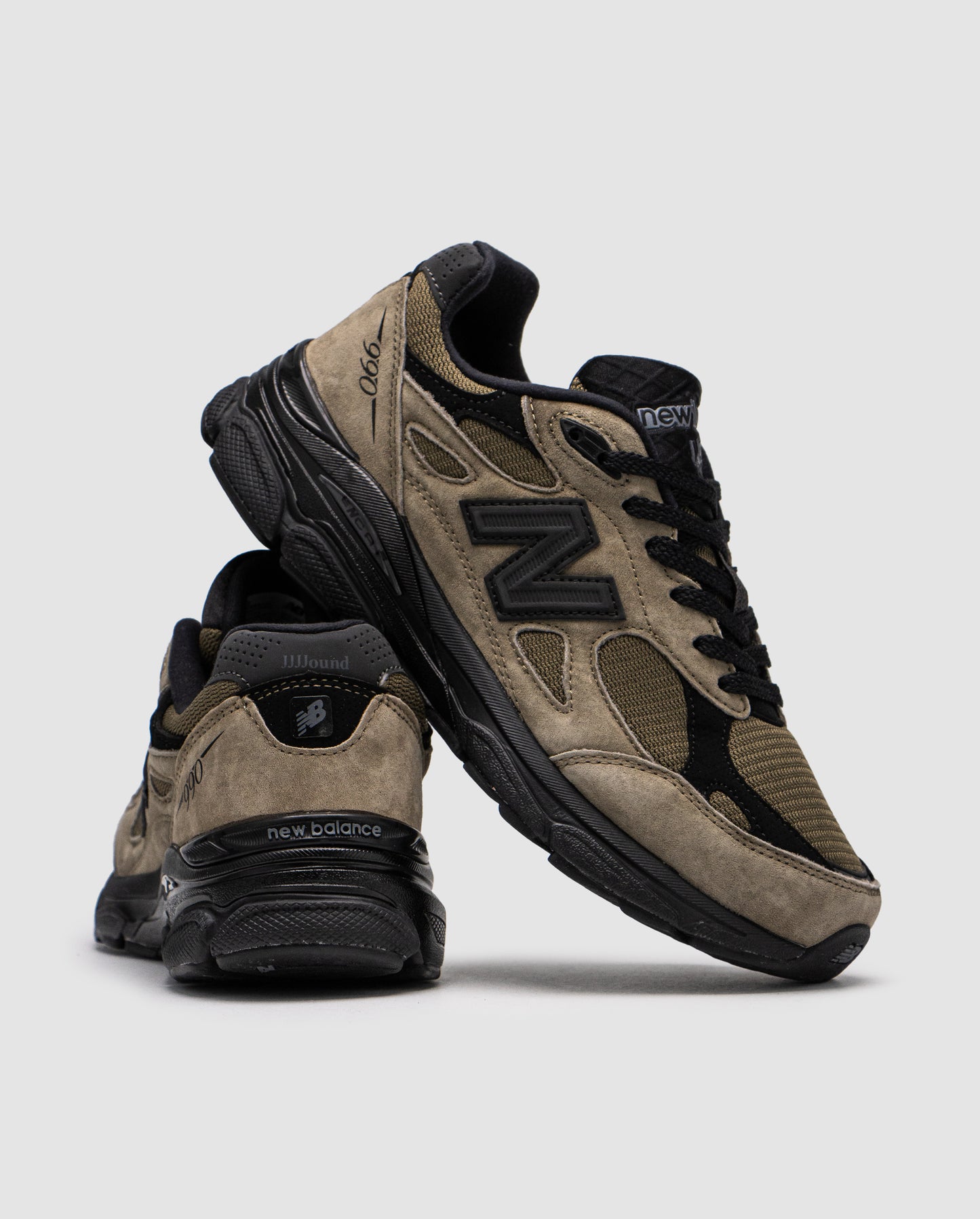 New Balance 990 v3 Olive