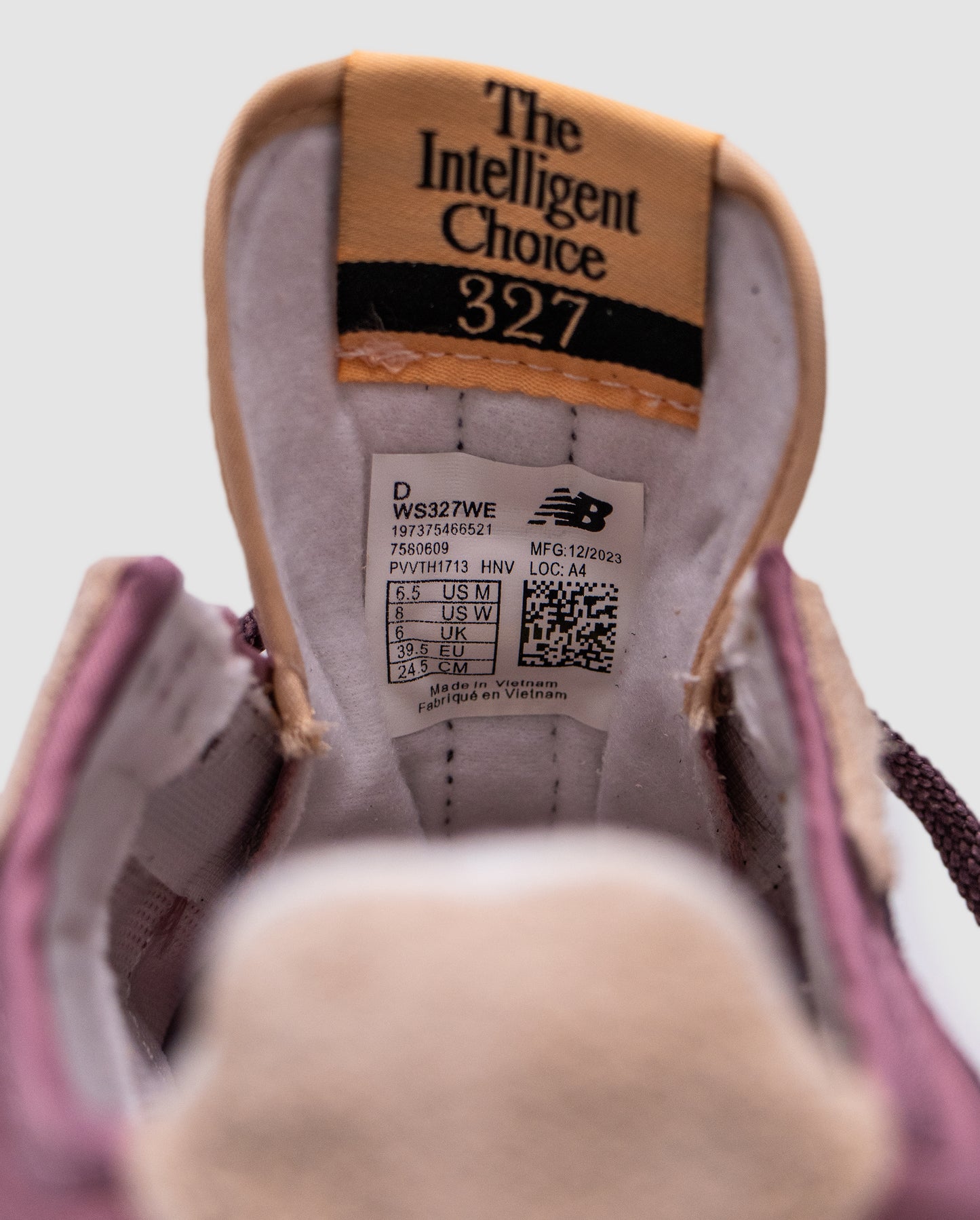 New Balance 327 Rosewood Licorice