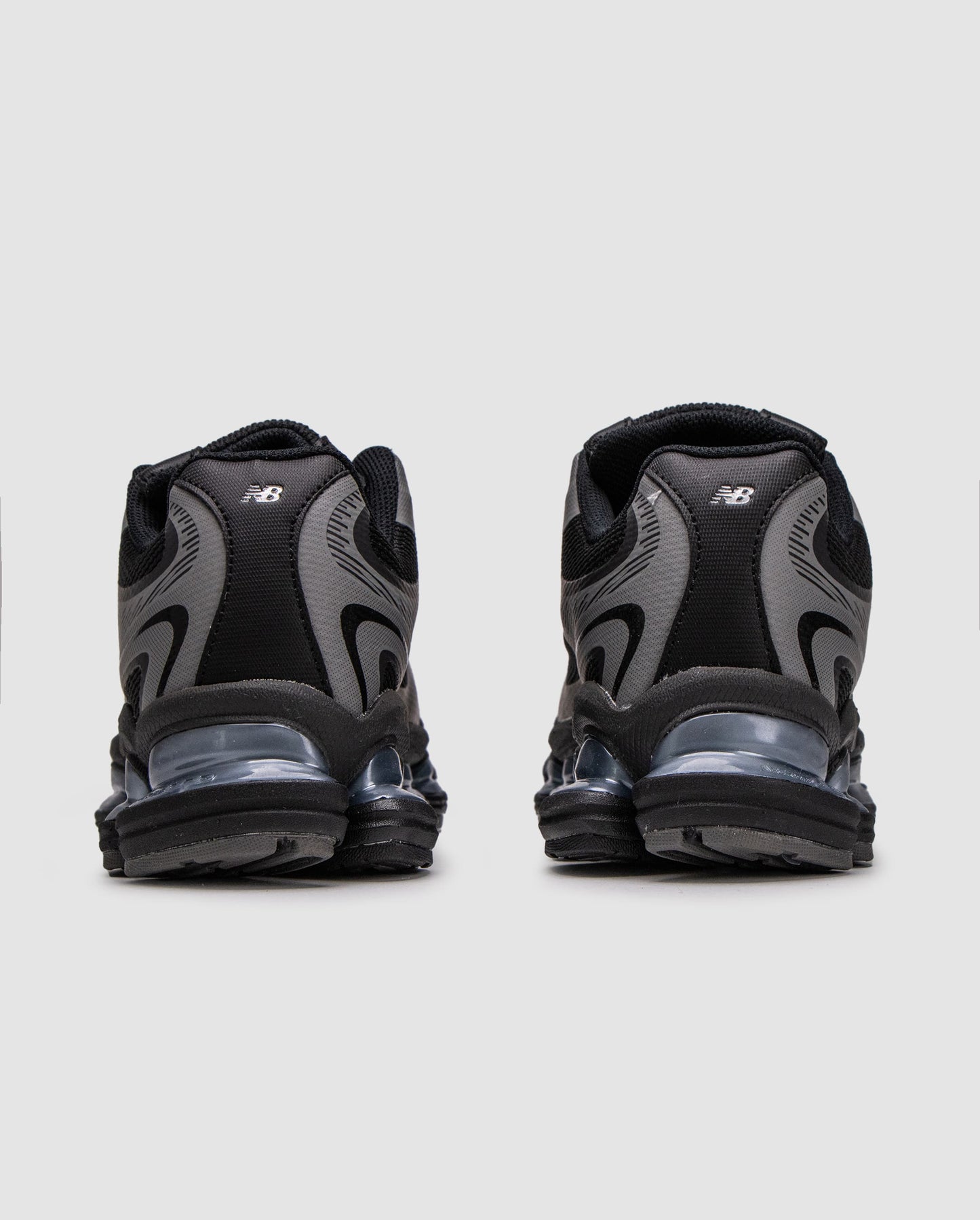 New Balance 2000 Silver Black