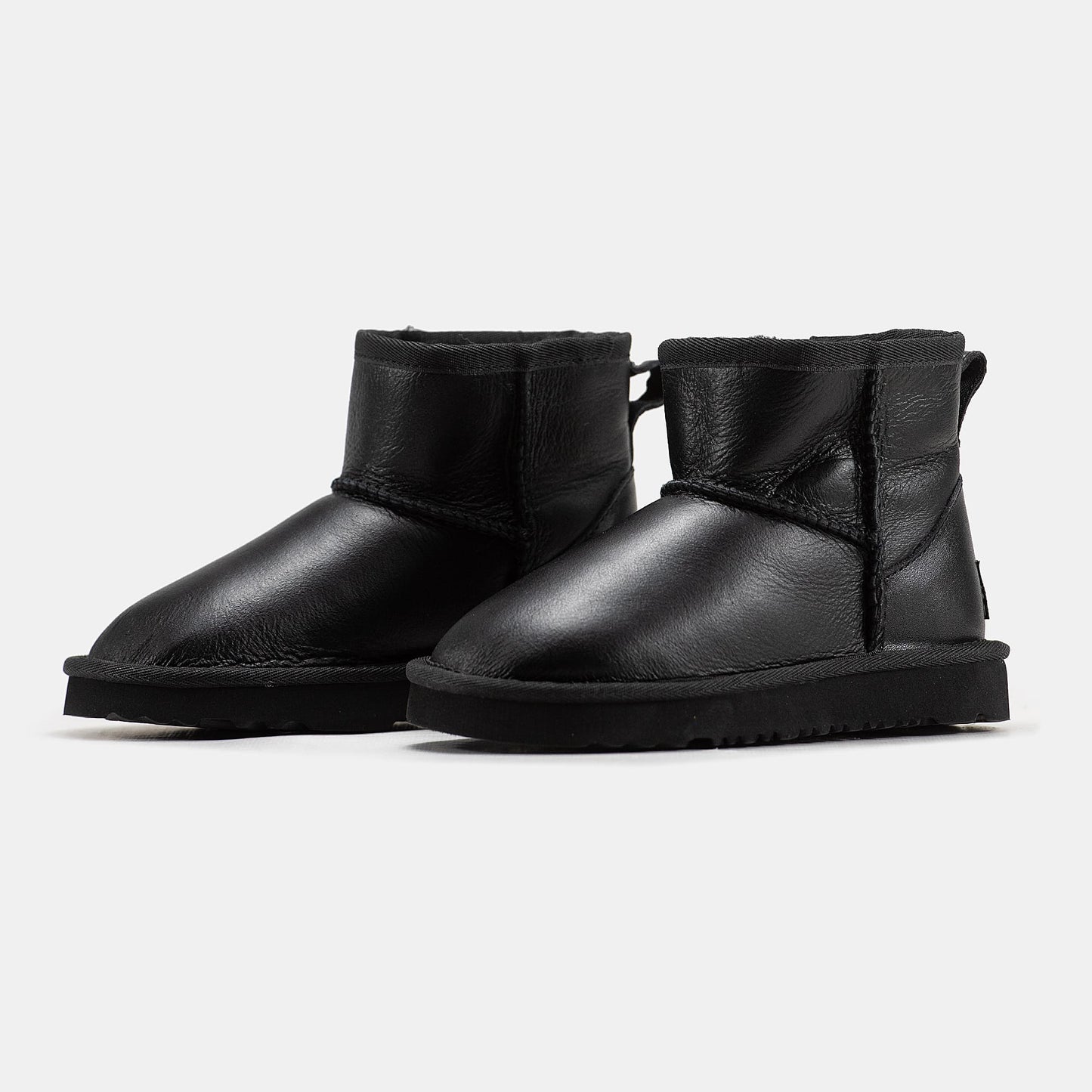 UGG Mini Classic Black Kids