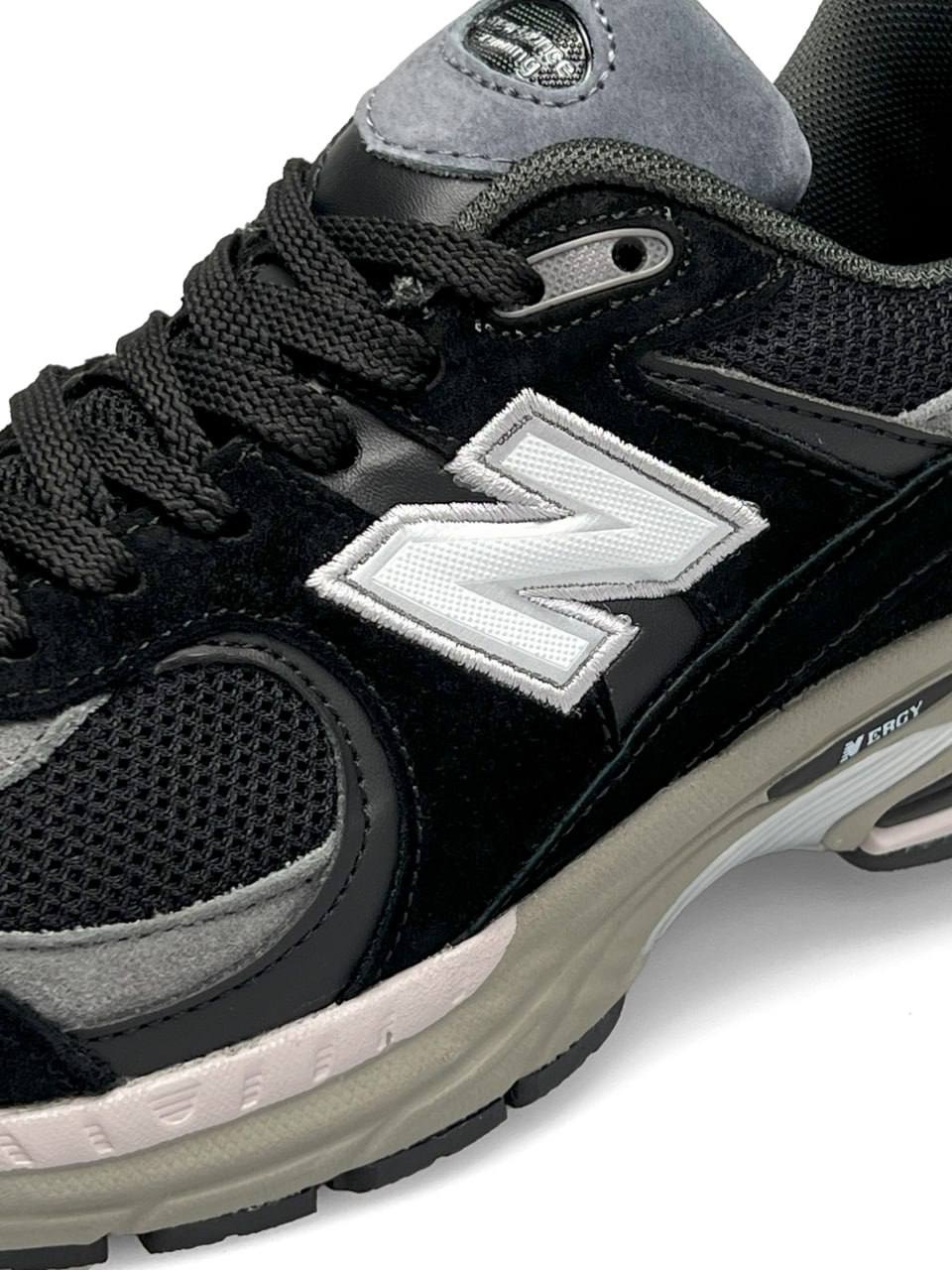 New Balance 2002R Dark Graphite White Grey