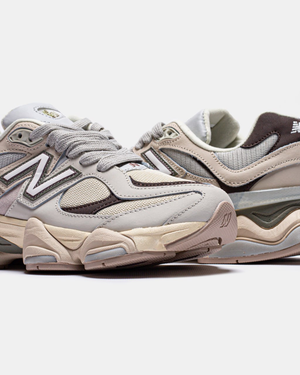 New Balance 9060 Beige