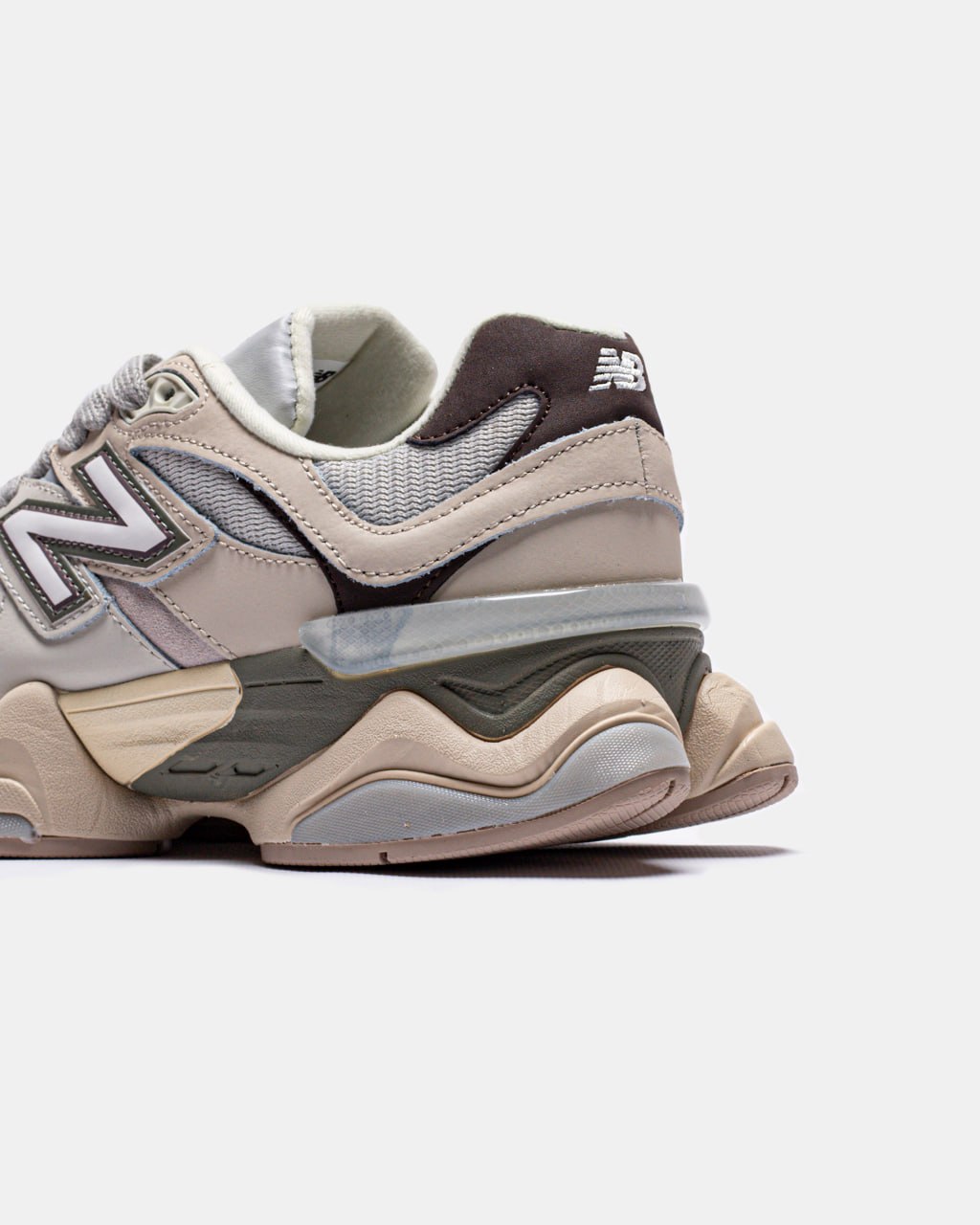 New Balance 9060 Beige