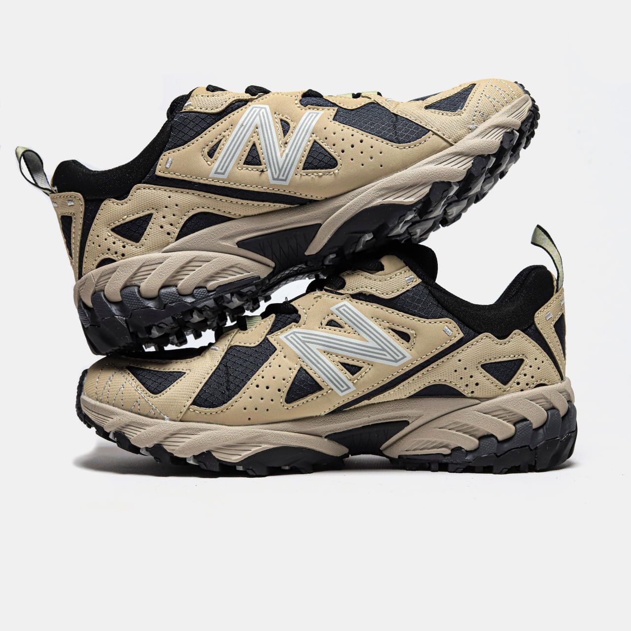 New Balance 610 Aluminum