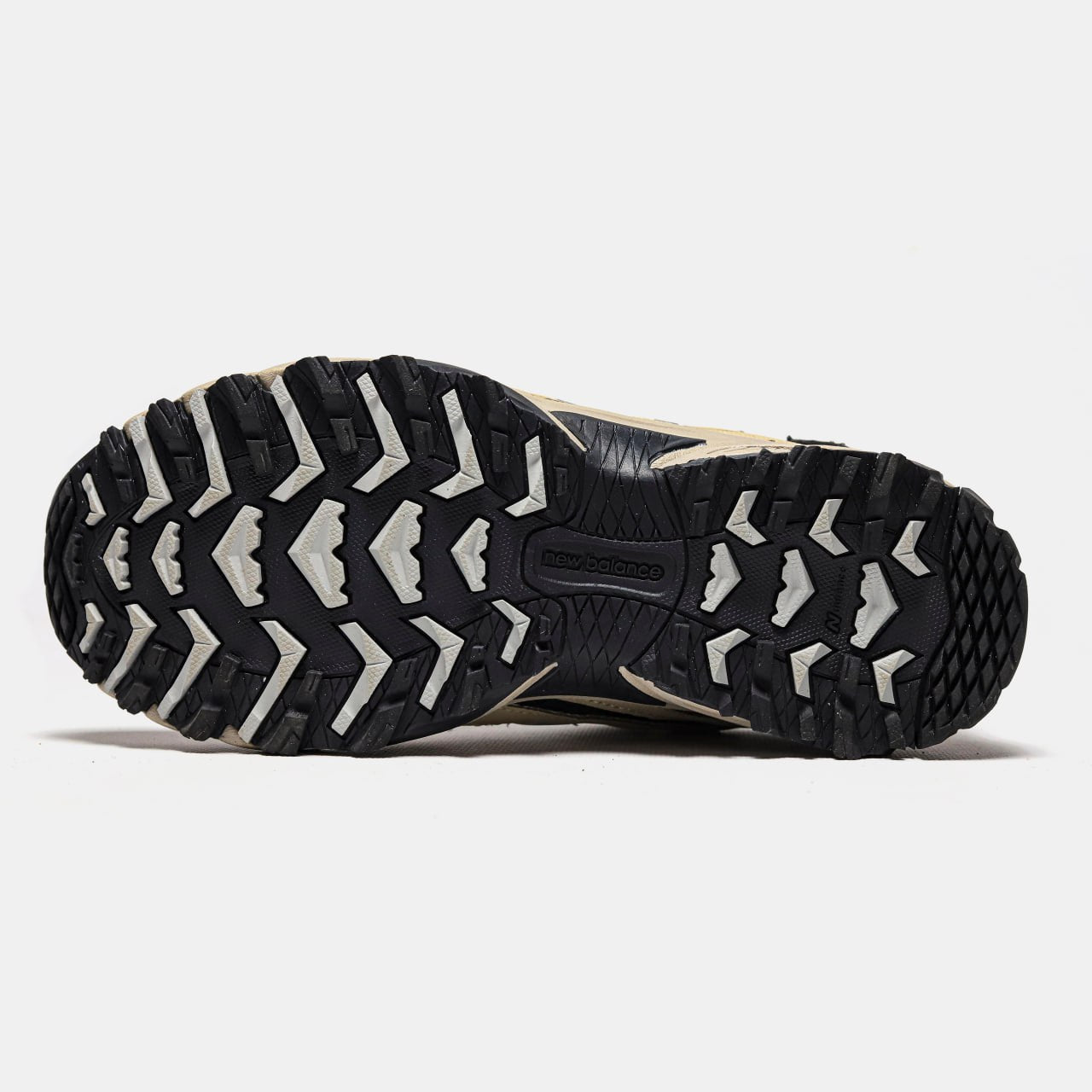 New Balance 610 Aluminum