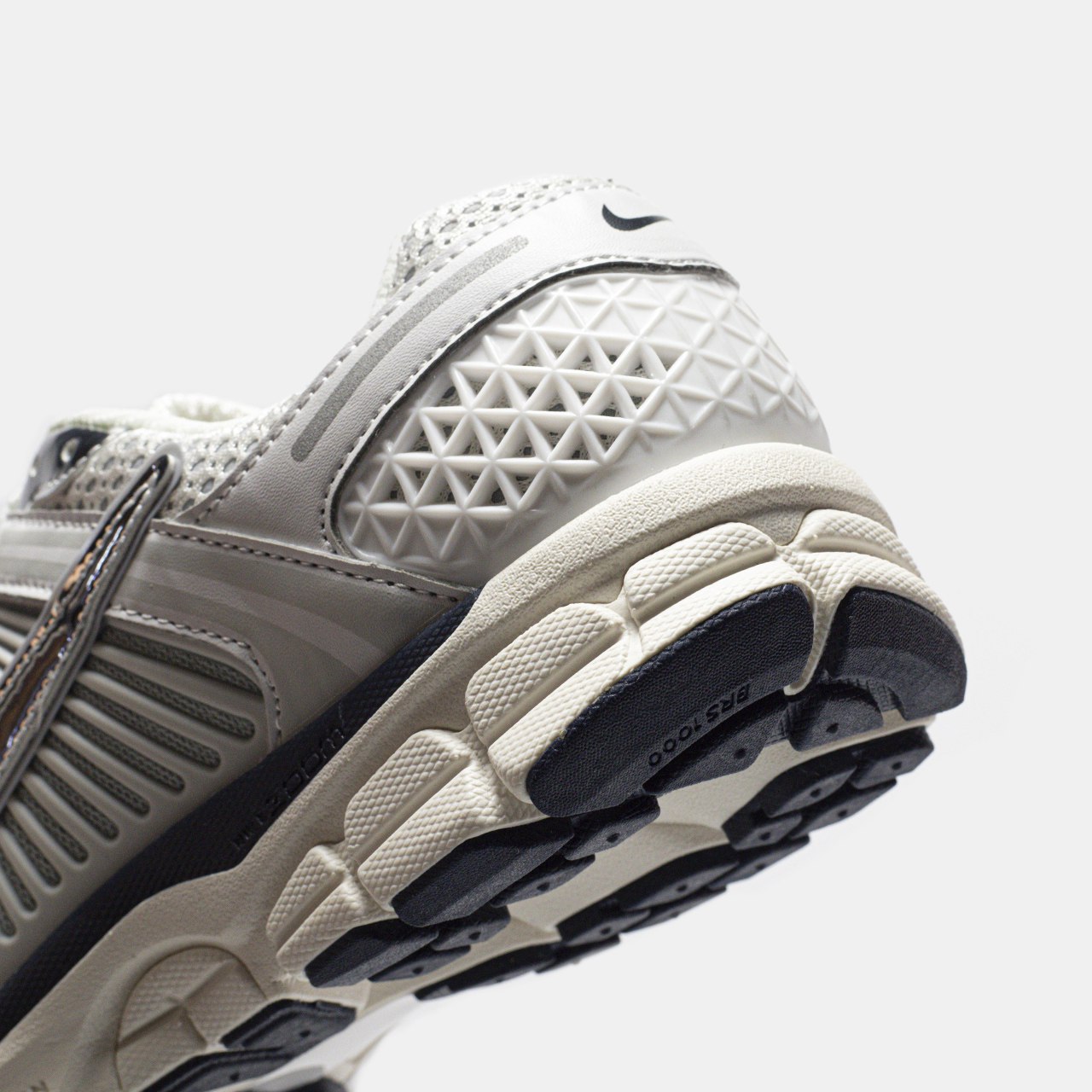 Nike Zoom Vomero 5 WMNS Photon Dust