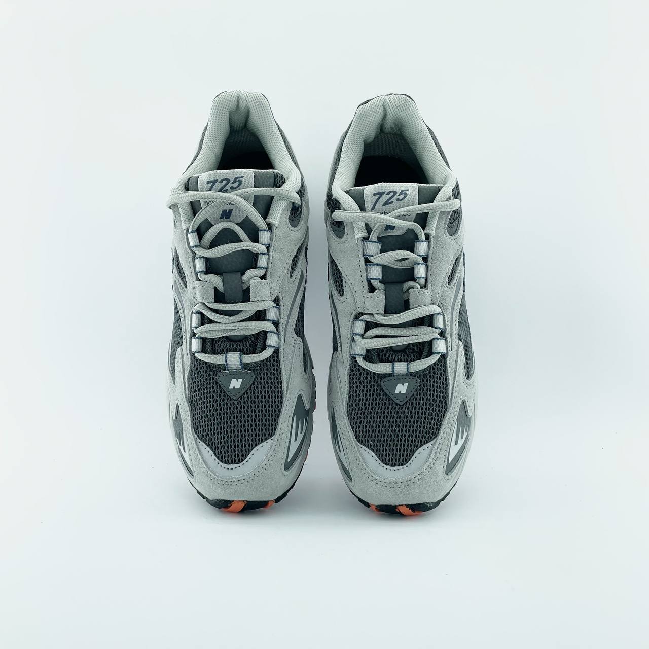 New Balance 725 Dark Grey