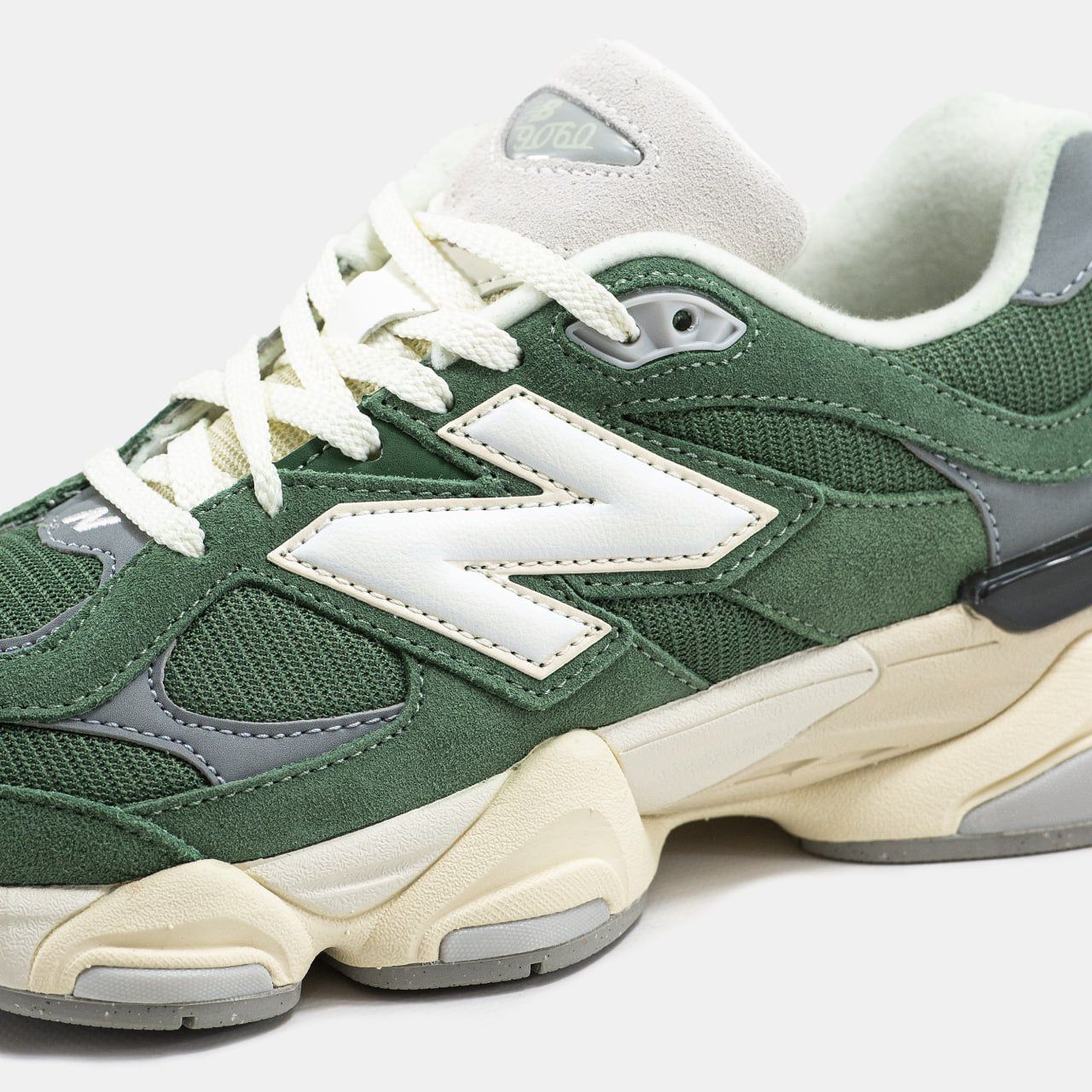 New Balance 9060 Green