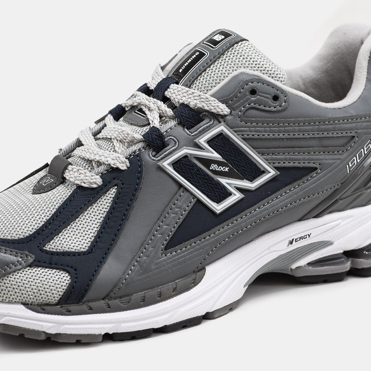 New Balance 1906R Grey
