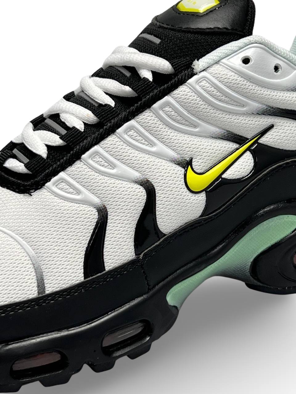 Nike Air Max Plus White Black Mint