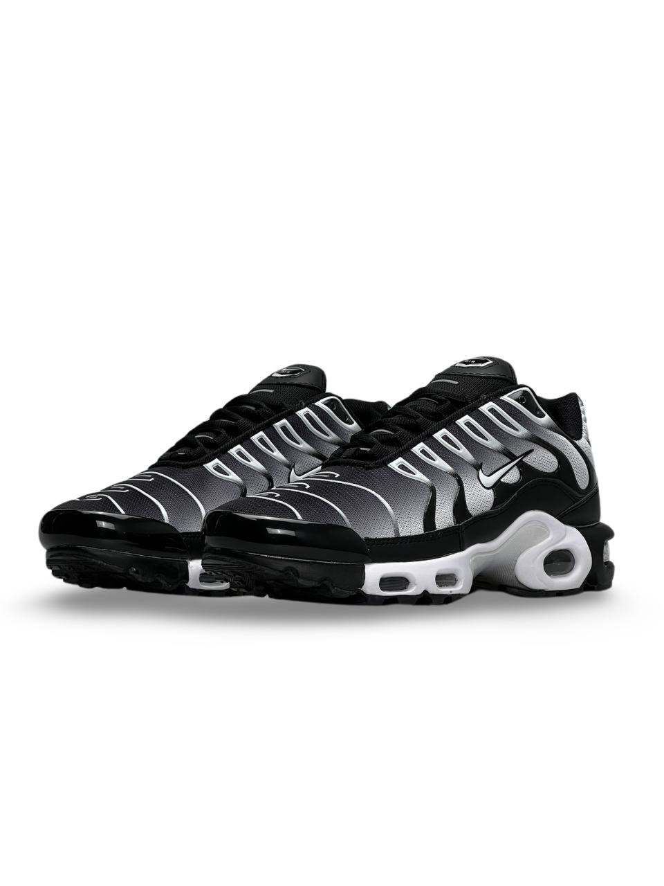 Nike Air Max Plus Black White Gradient