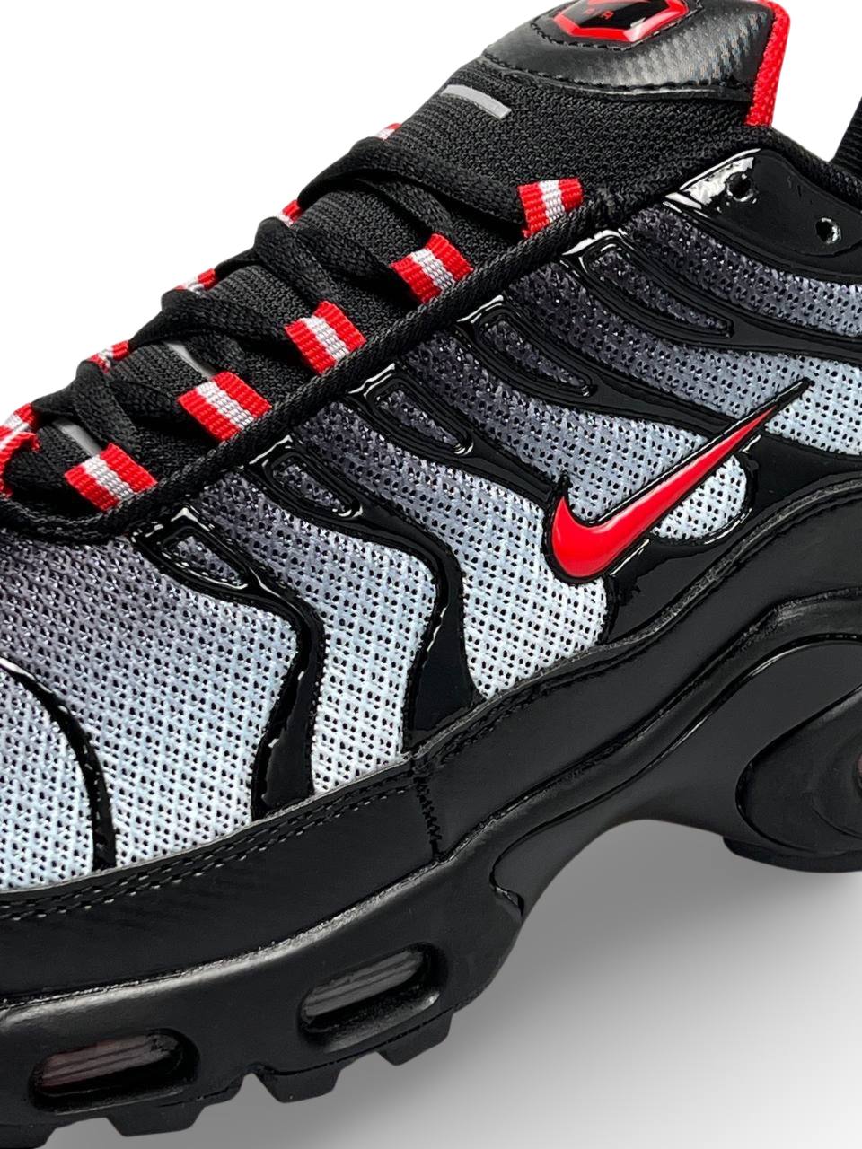 Nike Air Max Plus Black Gradient Red
