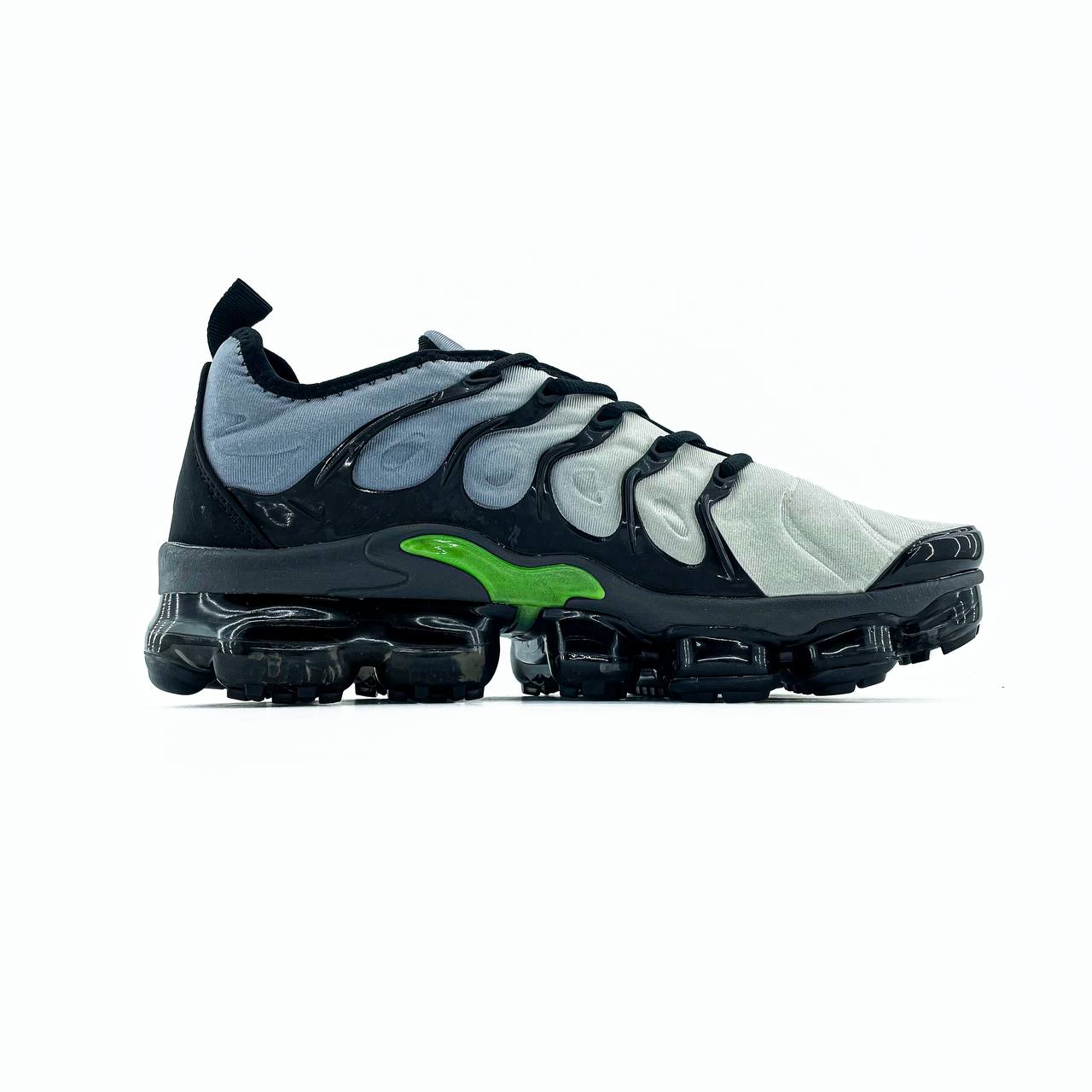Nike Vapormax Plus Grey