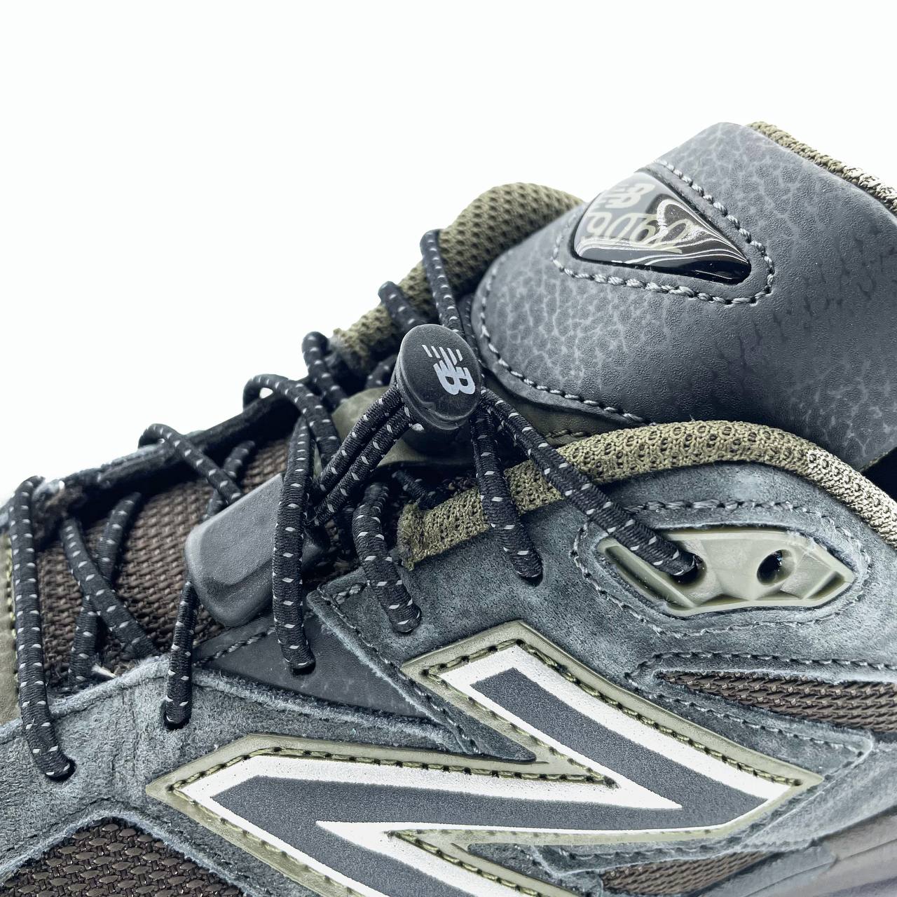 New Balance 9060 Grey Brown