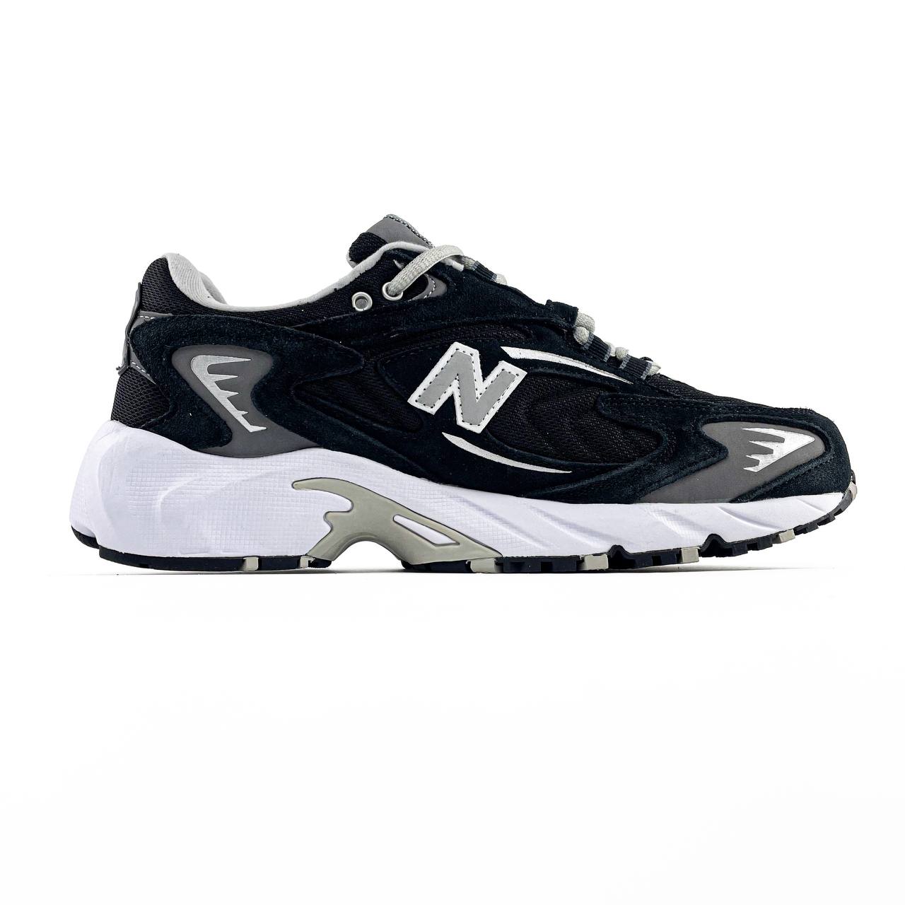 New Balance 725 Black White