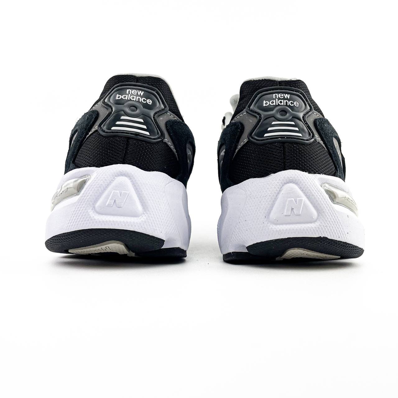 New Balance 725 Black White