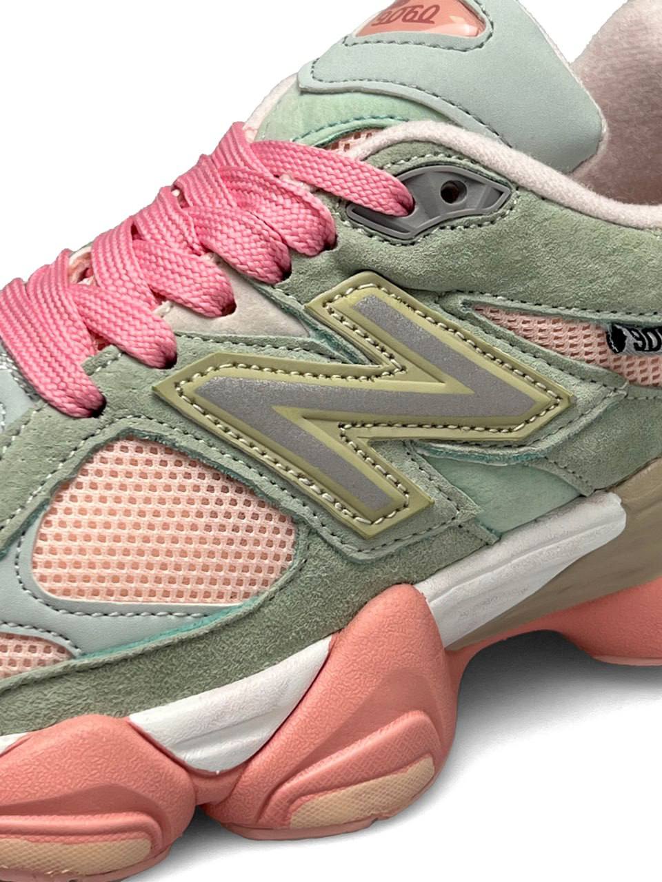 New Balance 9060 Gray Pink